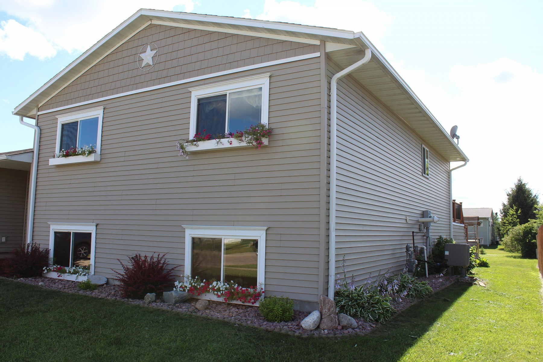 2106 David Cove, Brookings, SD 57006