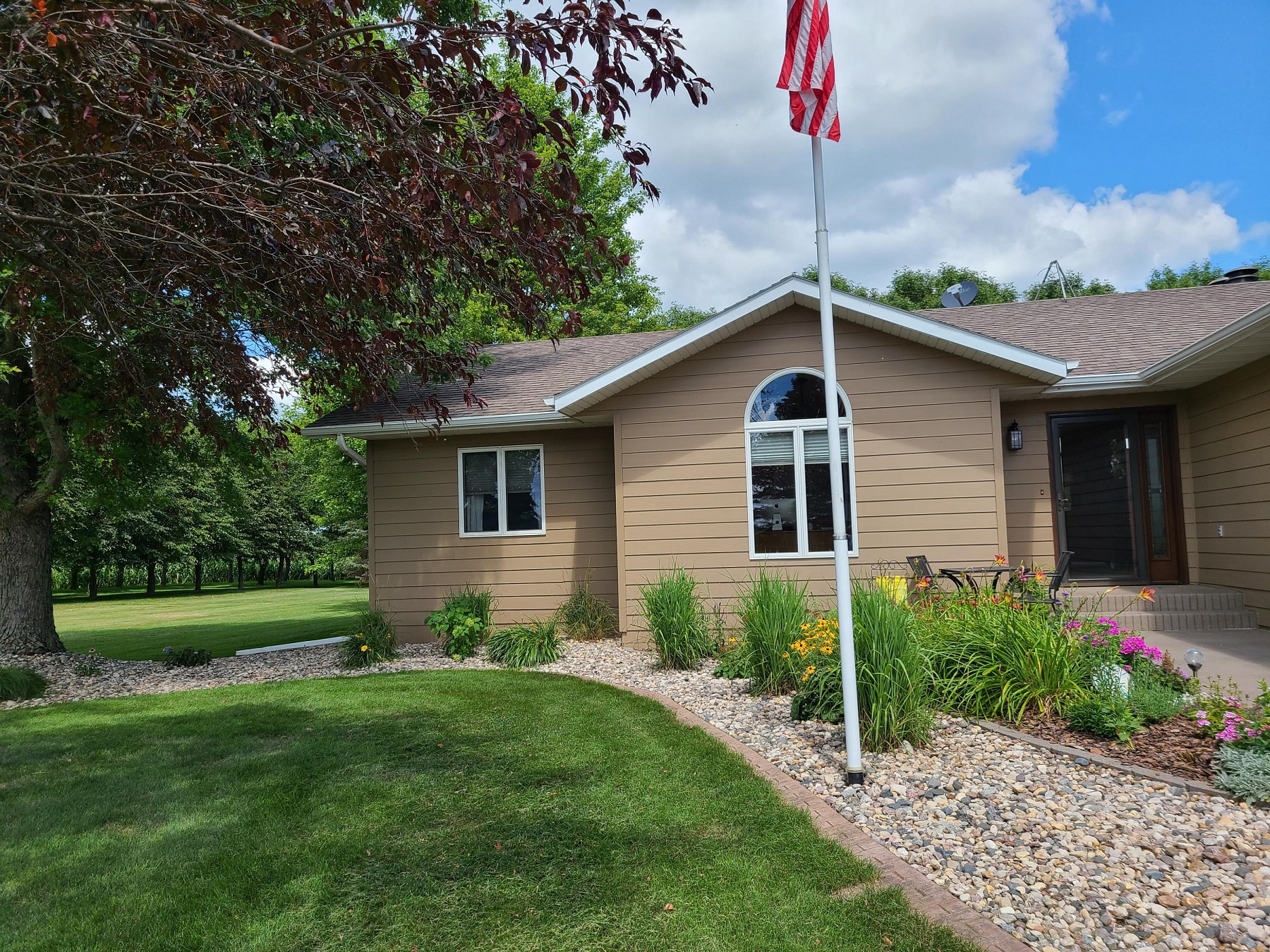 46440 209th Street, Volga, SD 57071