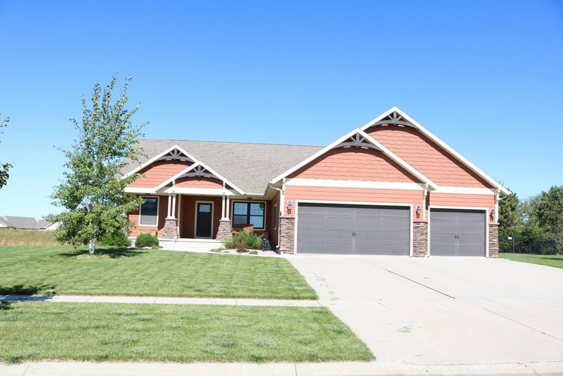 1529 Windermere Way, Brookings, SD 57006
