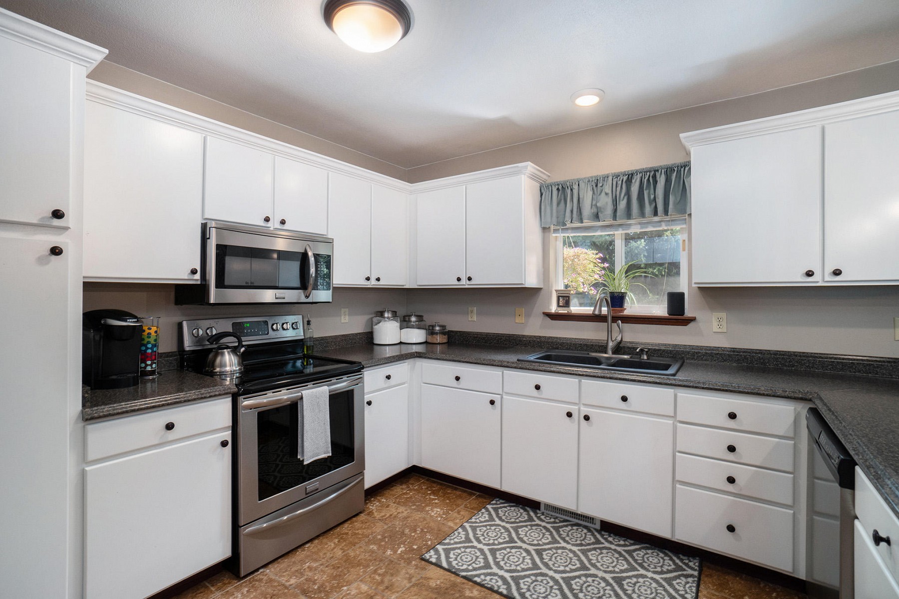 1022 Yorktown Drive, Brookings, SD 57006