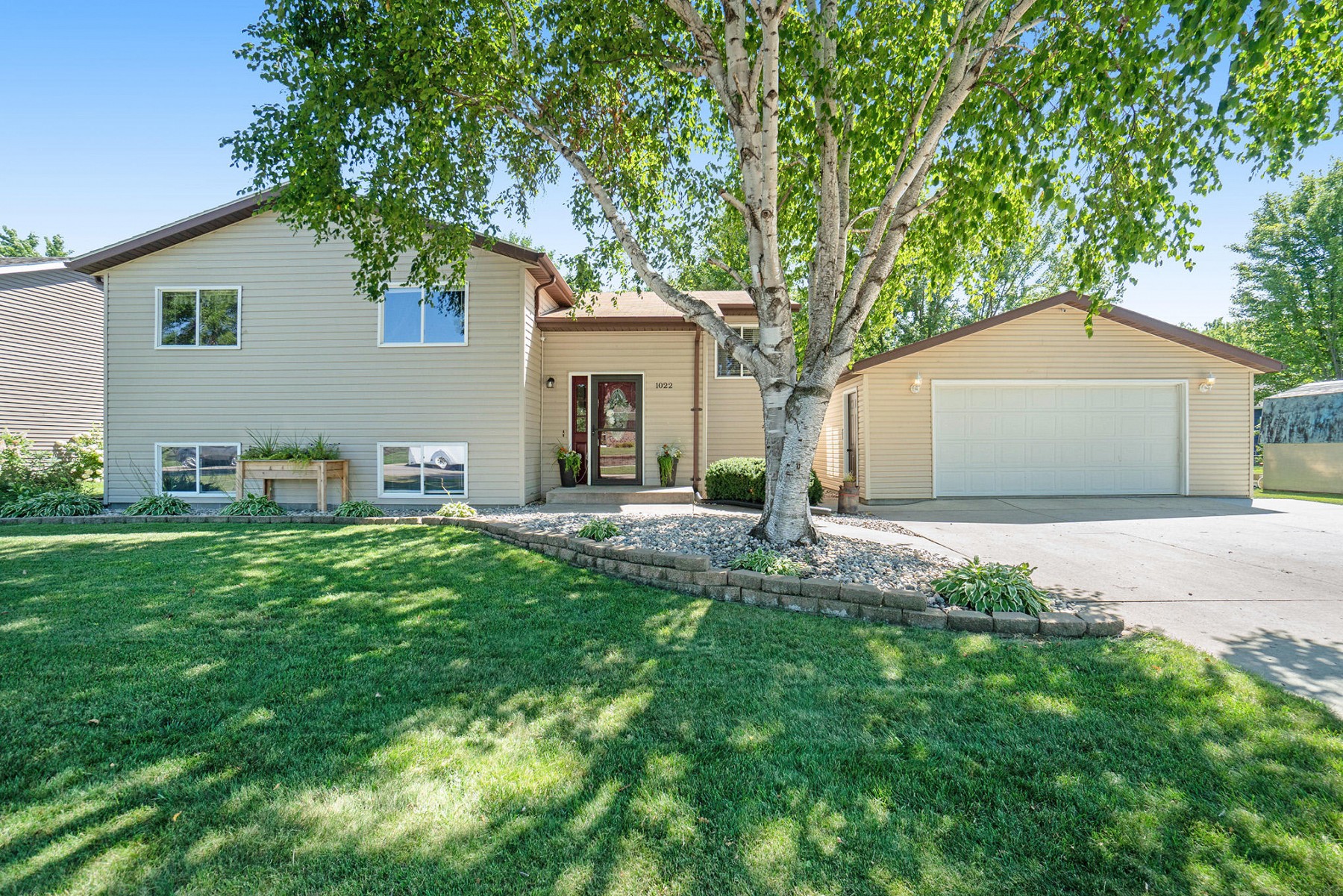 1022 Yorktown Drive, Brookings, SD 57006