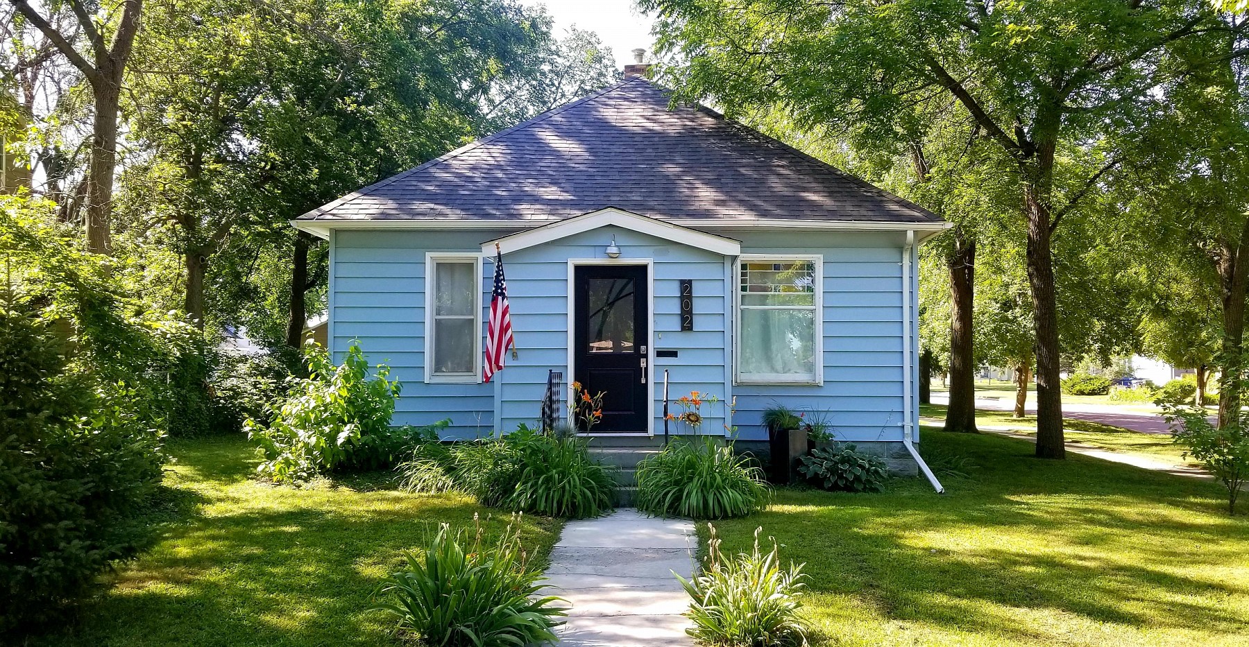 202 8th Street, Brookings, SD 57071