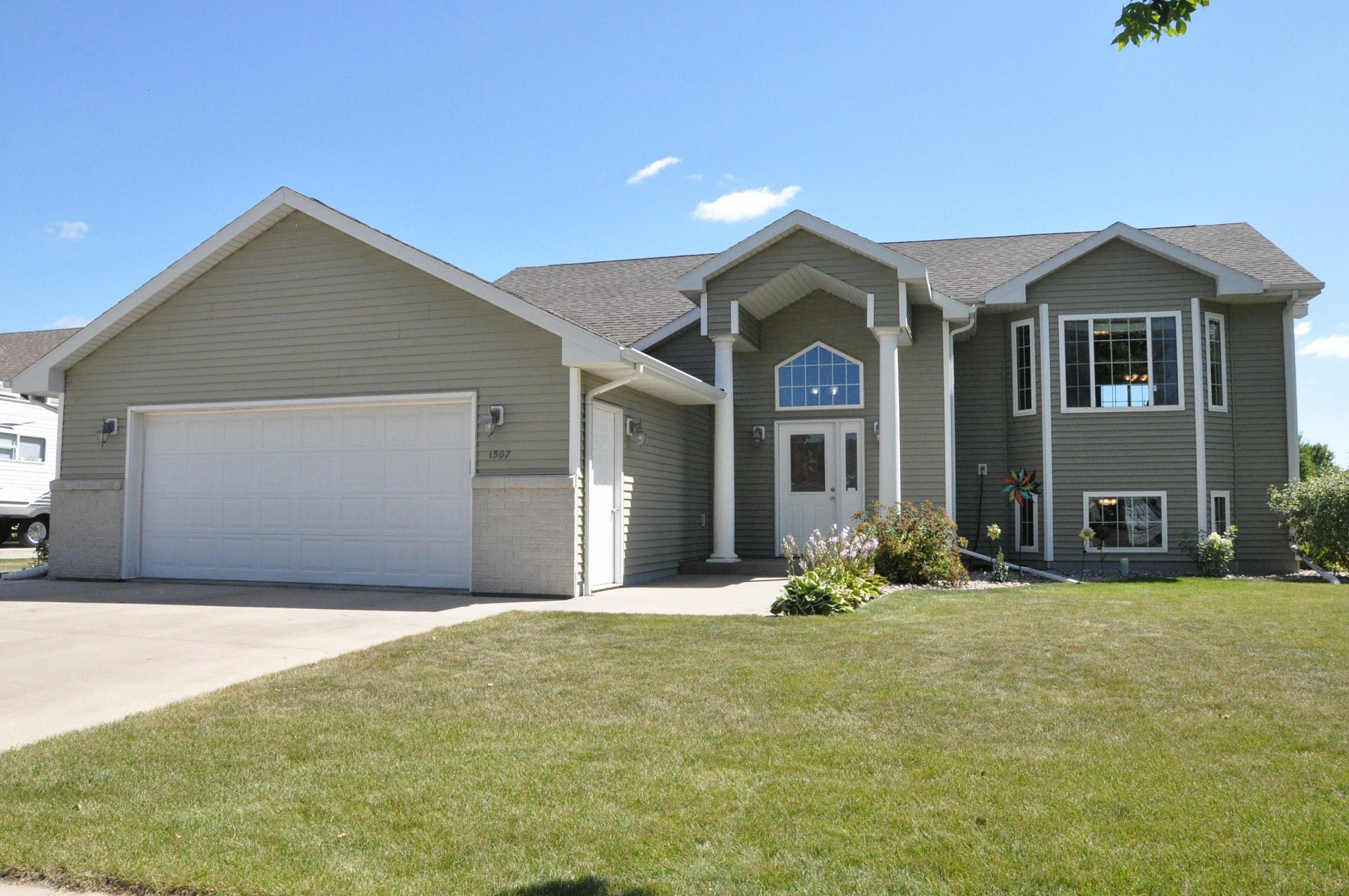 1507 17th Avenue S, Brookings, SD 57006