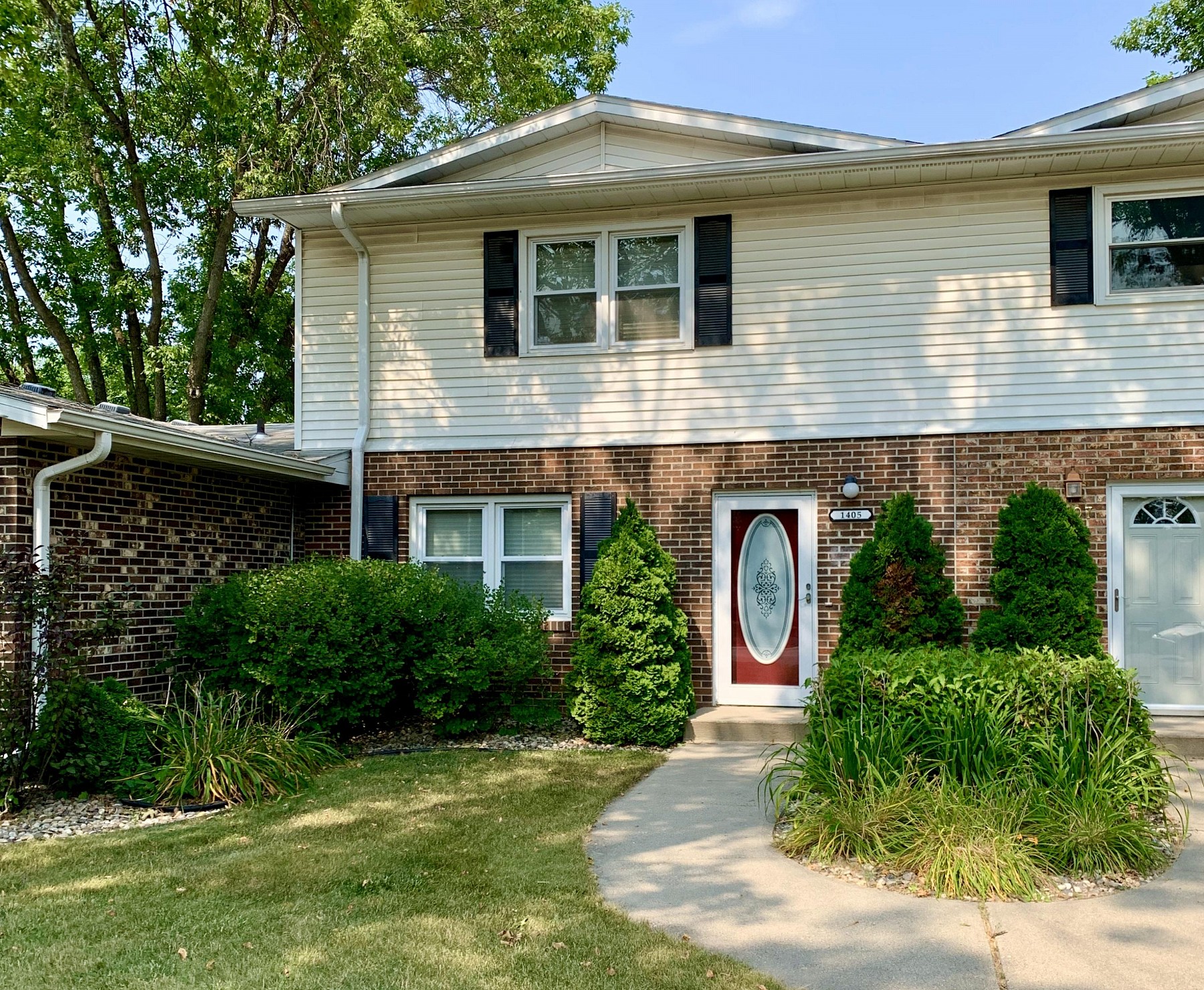 1405 Orchard Drive, Brookings, SD 57006