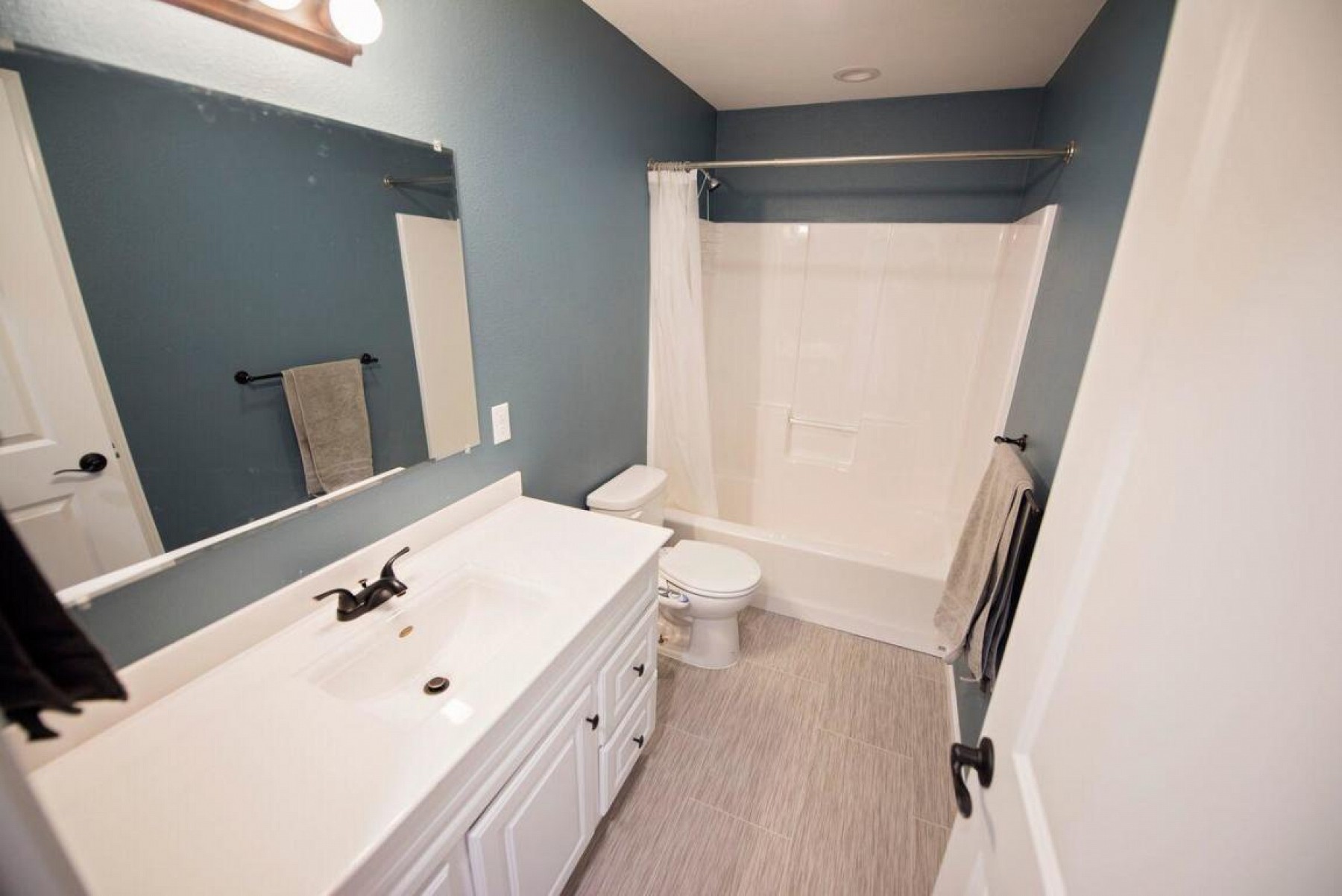 2246 PRIMROSE Drive, Brookings, SD 57006