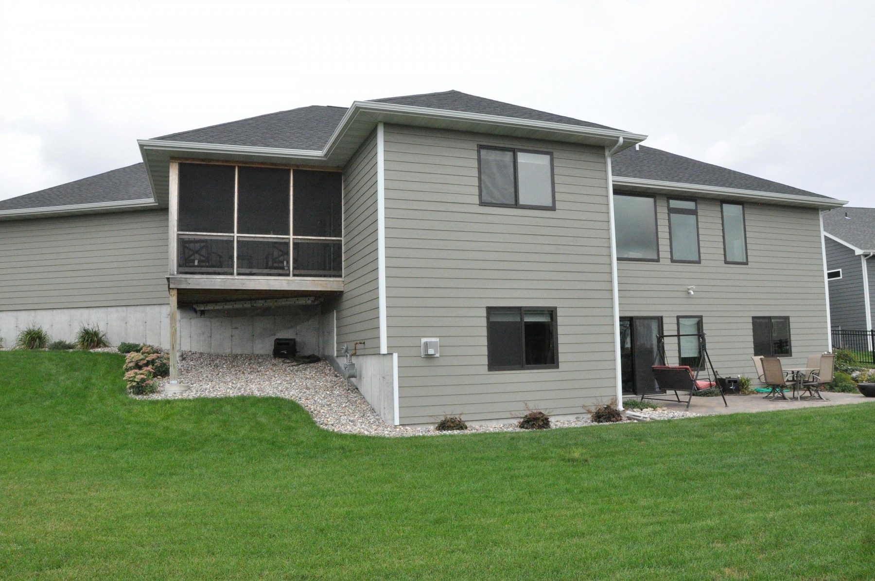 1208 Summit Circle, Brookings, SD 57006
