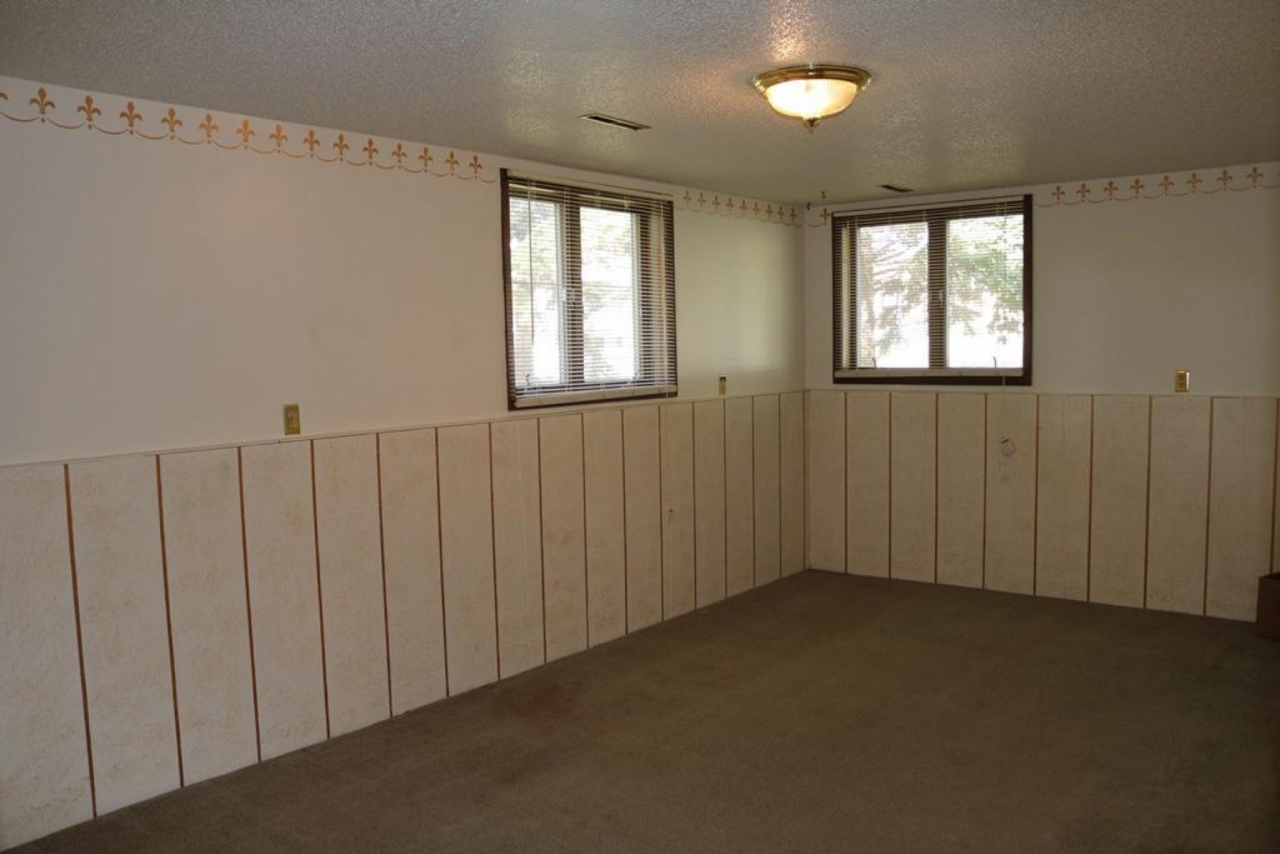 408 Dakota Avenue, Volga, SD 57071