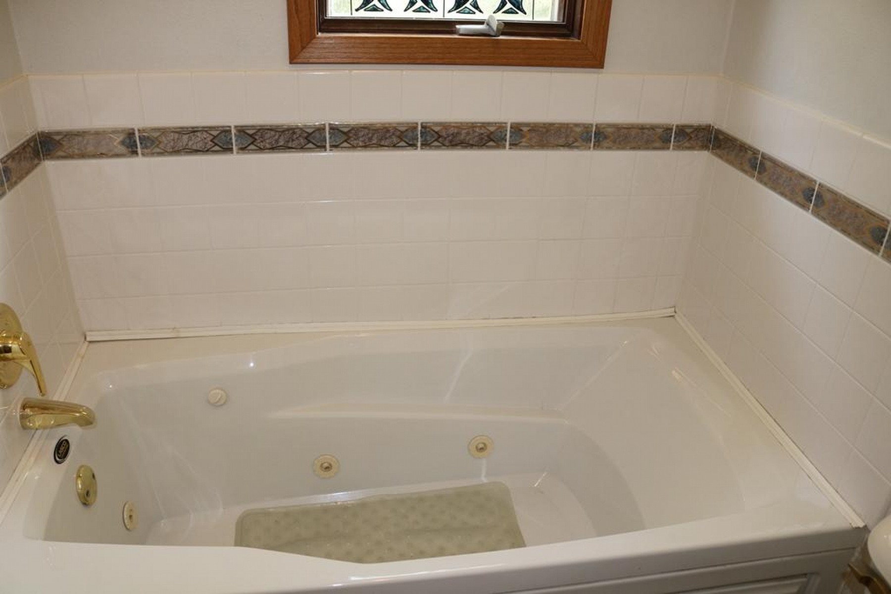 408 Dakota Avenue, Volga, SD 57071