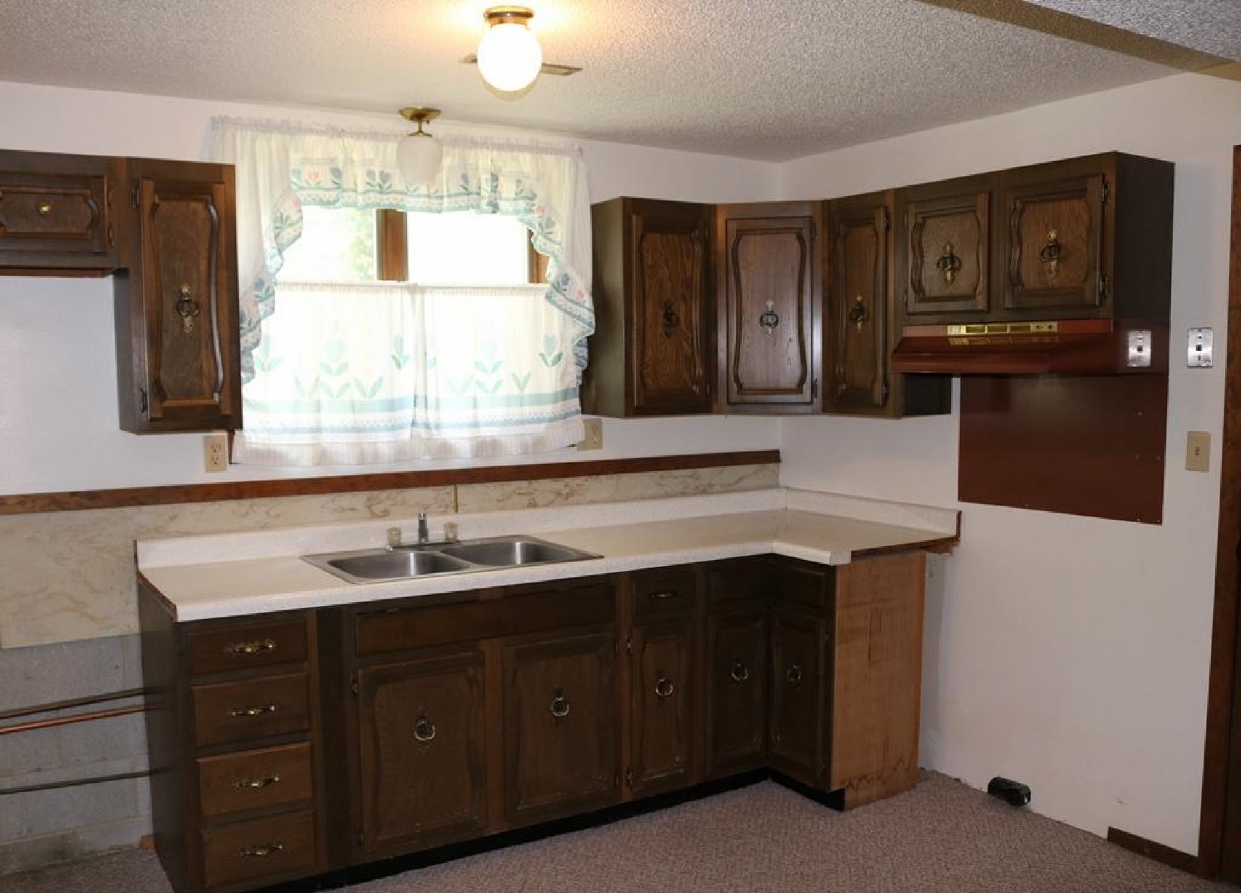 408 Dakota Avenue, Volga, SD 57071