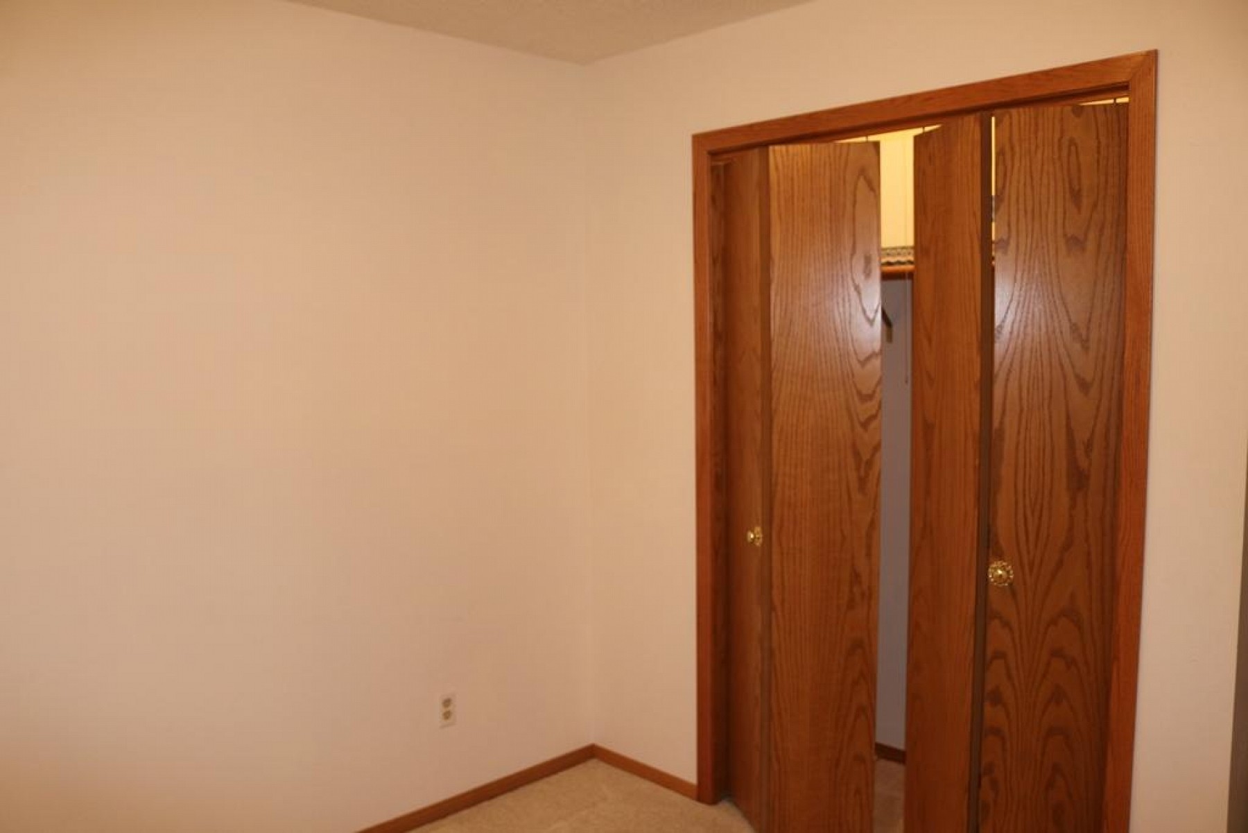 408 Dakota Avenue, Volga, SD 57071