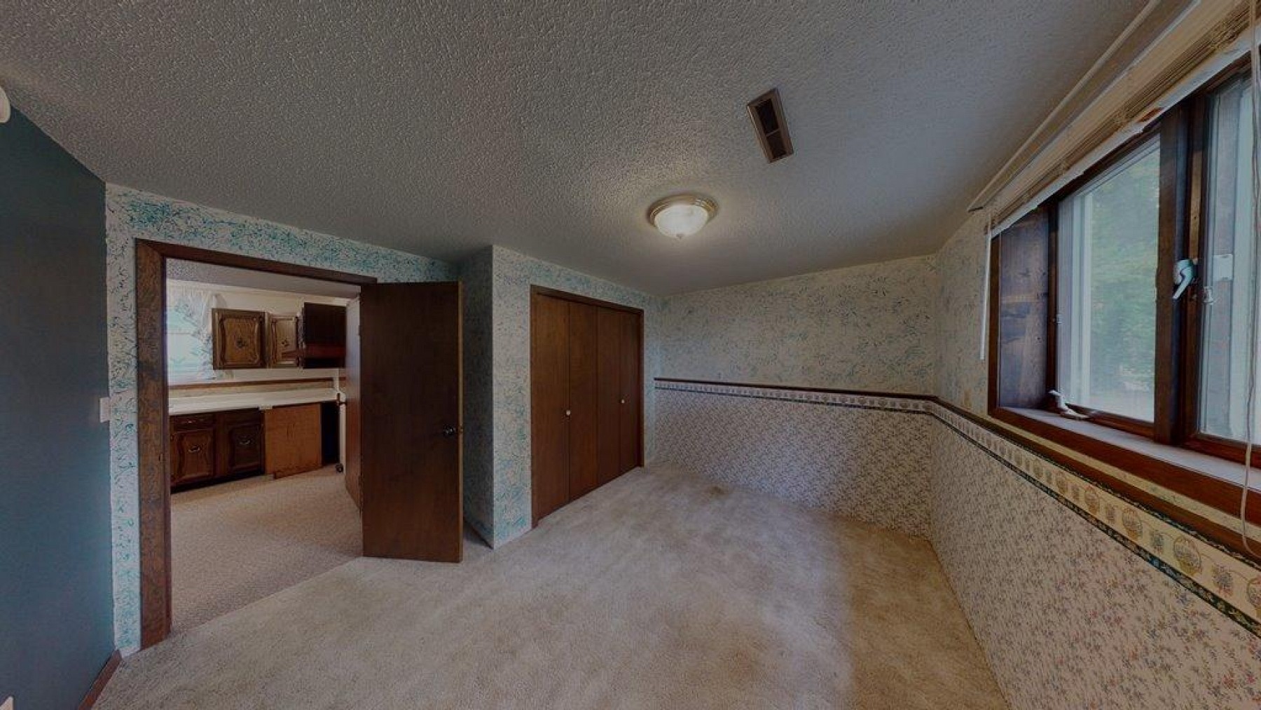 408 Dakota Avenue, Volga, SD 57071