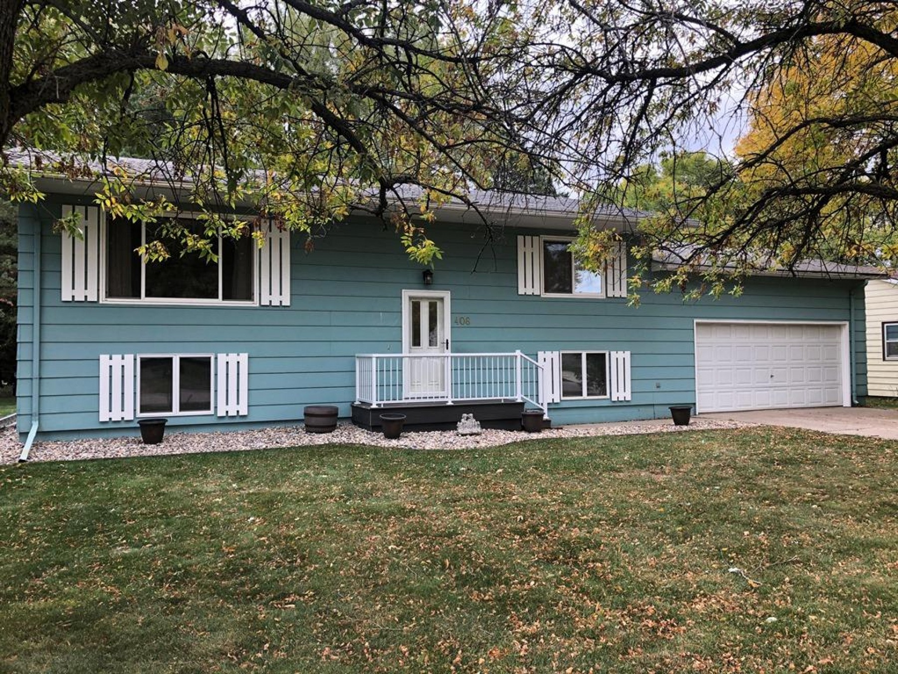 408 Dakota Avenue, Volga, SD 57071