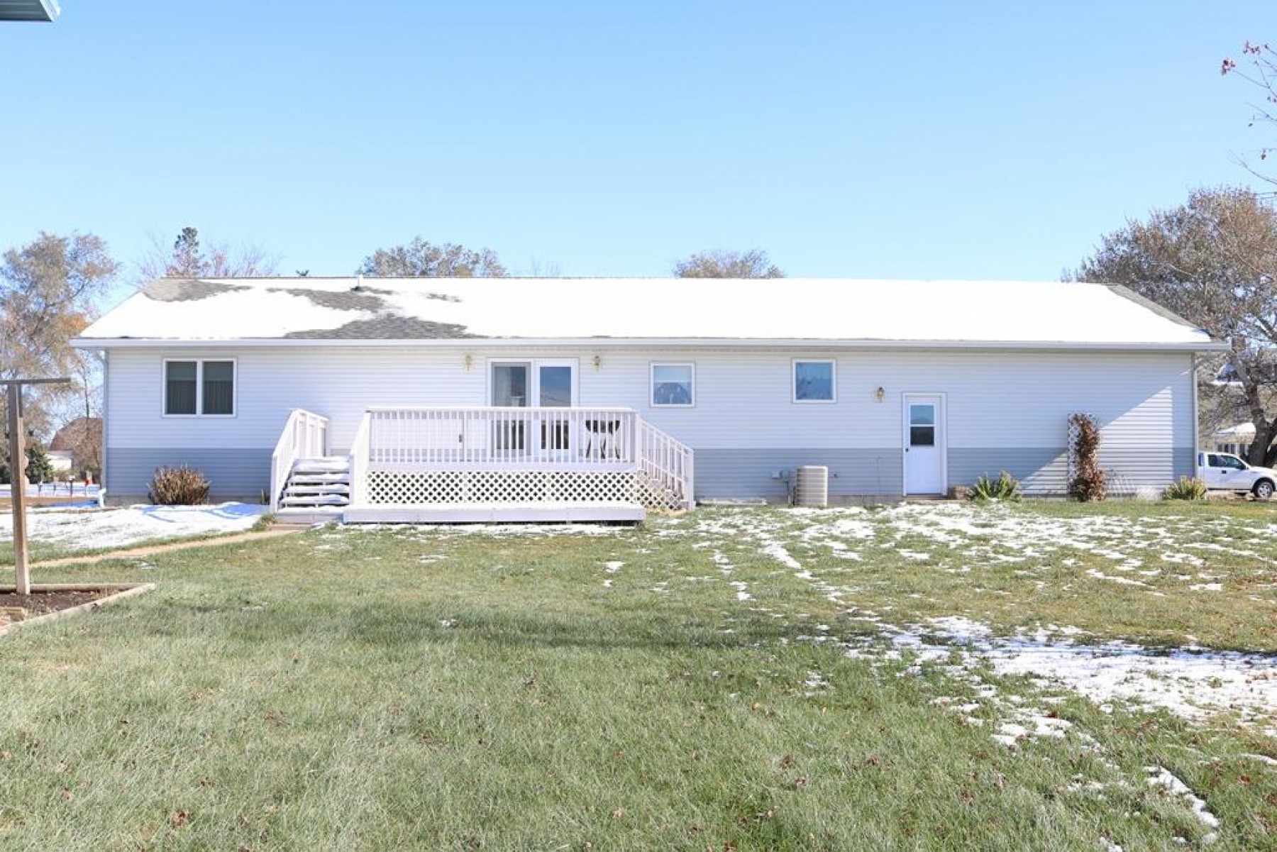421 Quapaw Street, Iroquois, SD 57353