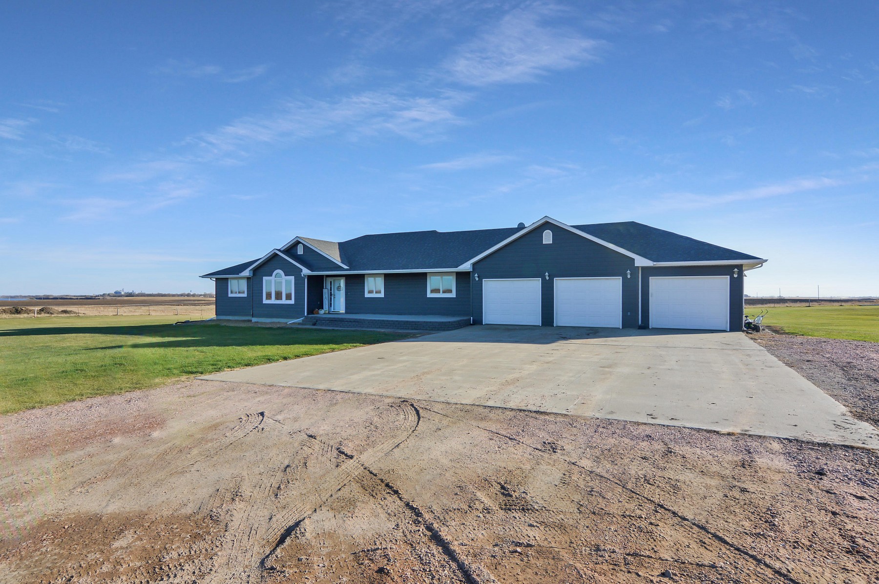 44003 207th Street, Lake Preston, SD 57249