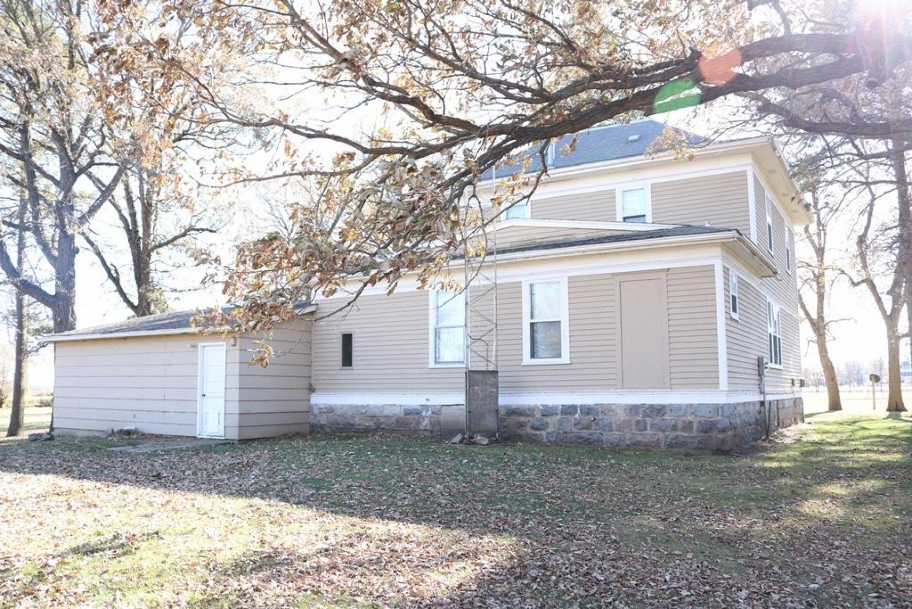 606 3rd Street NE, Lake Preston, SD 57249