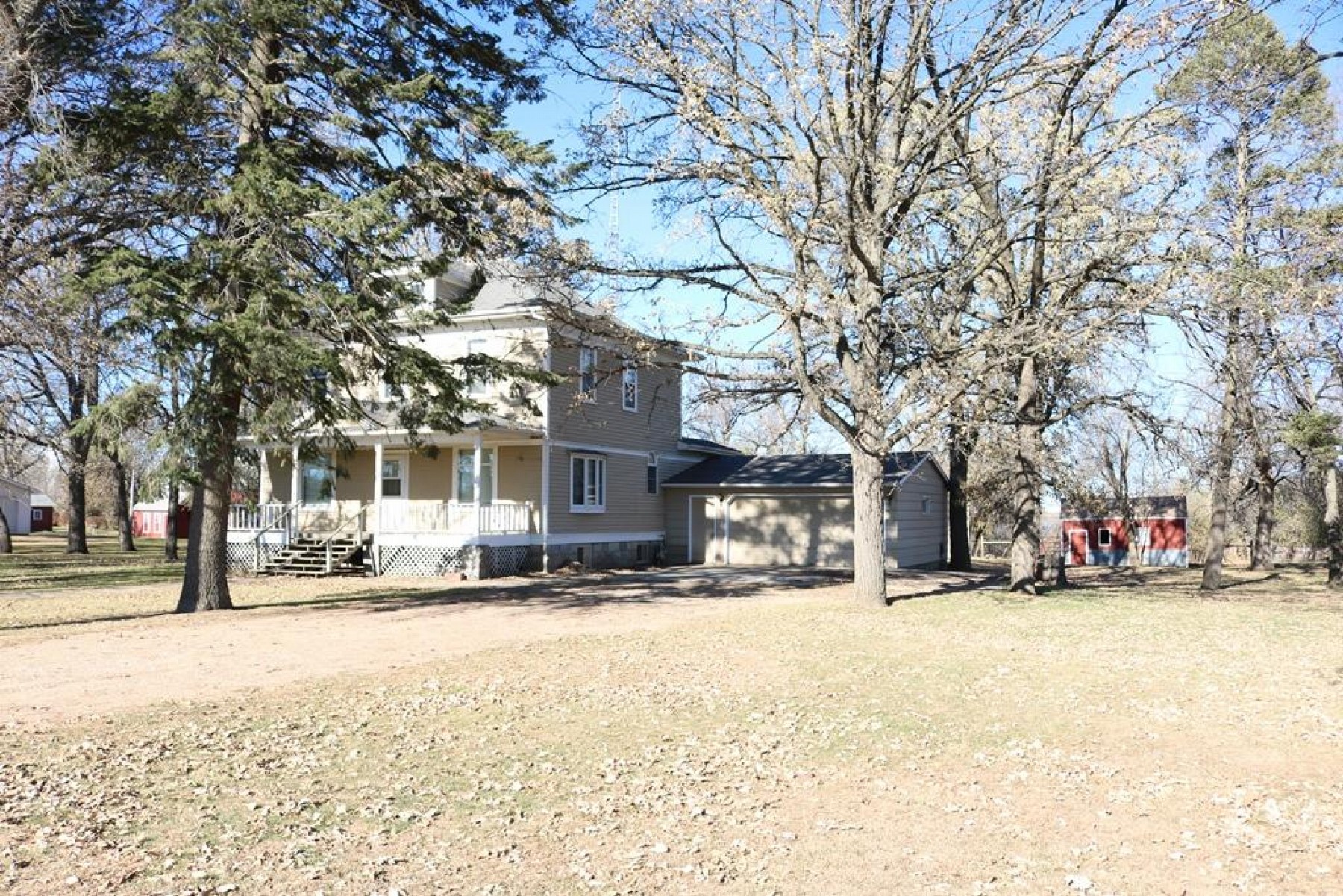 606 3rd Street NE, Lake Preston, SD 57249