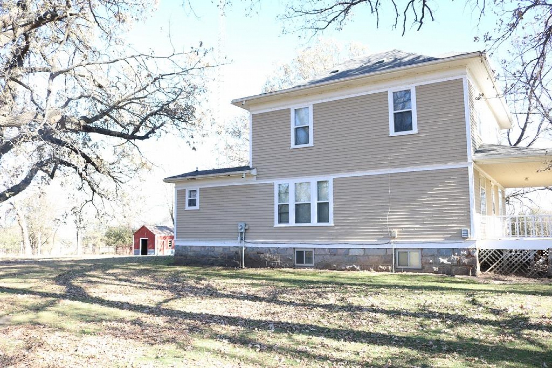 606 3rd Street NE, Lake Preston, SD 57249