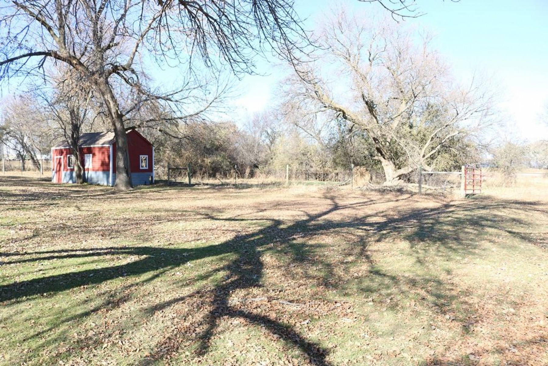 606 3rd Street NE, Lake Preston, SD 57249