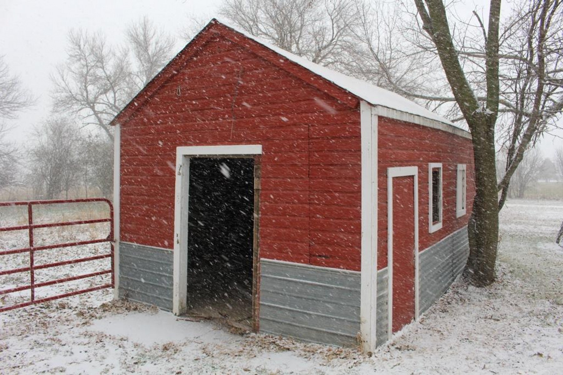 606 3rd Street NE, Lake Preston, SD 57249