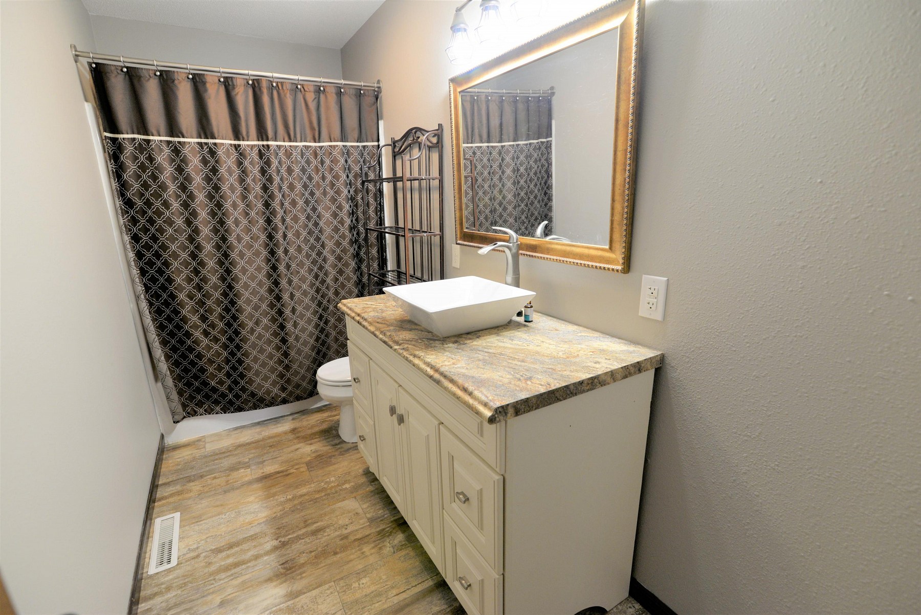 2221 Rhonda Road, Brookings, SD 57006