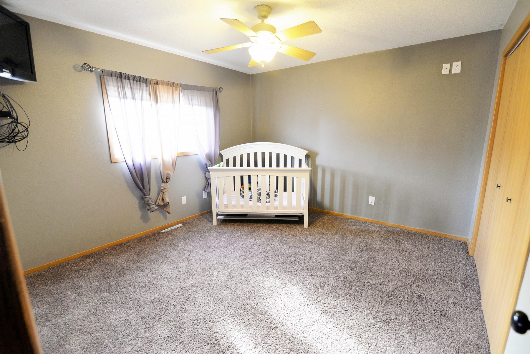 2221 Rhonda Road, Brookings, SD 57006