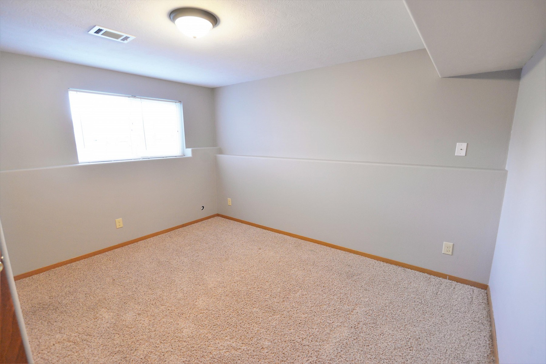 2221 Rhonda Road, Brookings, SD 57006