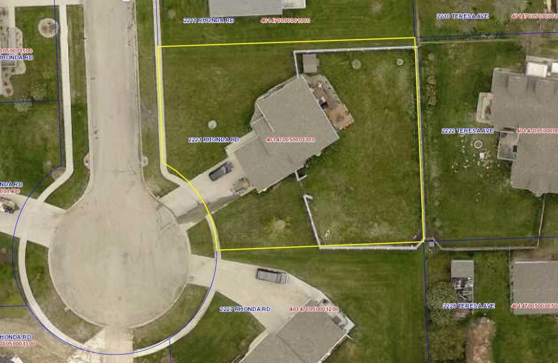 2221 Rhonda Road, Brookings, SD 57006