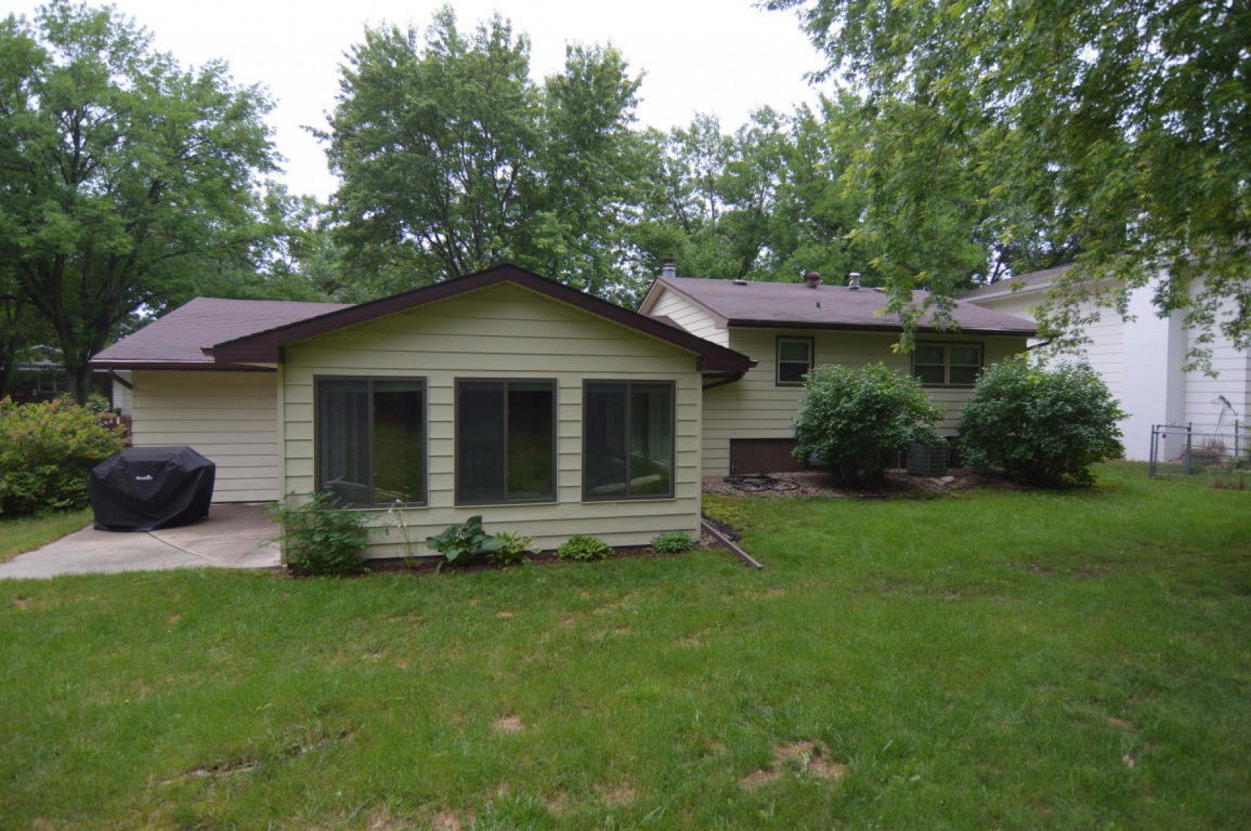 501 17th Avenue S, Brookings, SD 57006