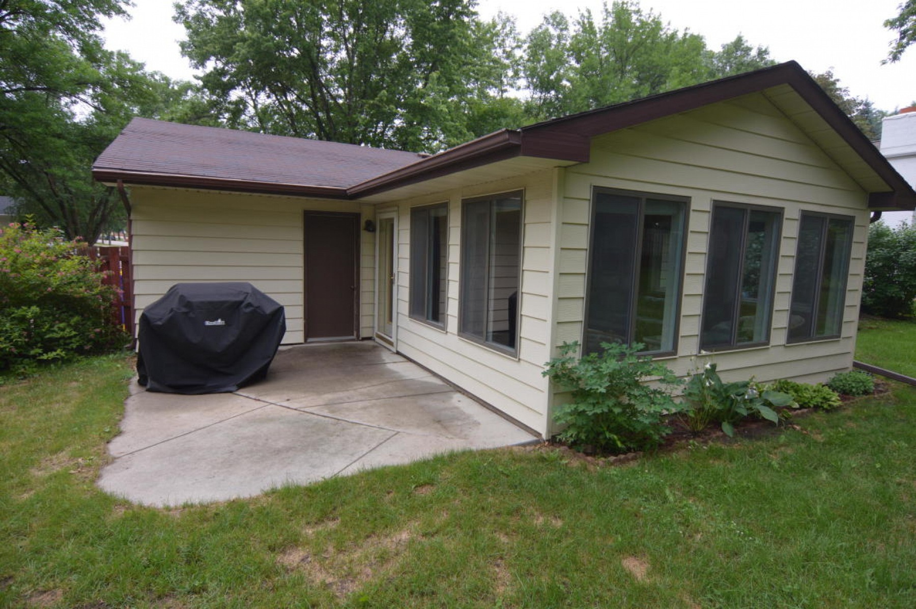 501 17th Avenue S, Brookings, SD 57006