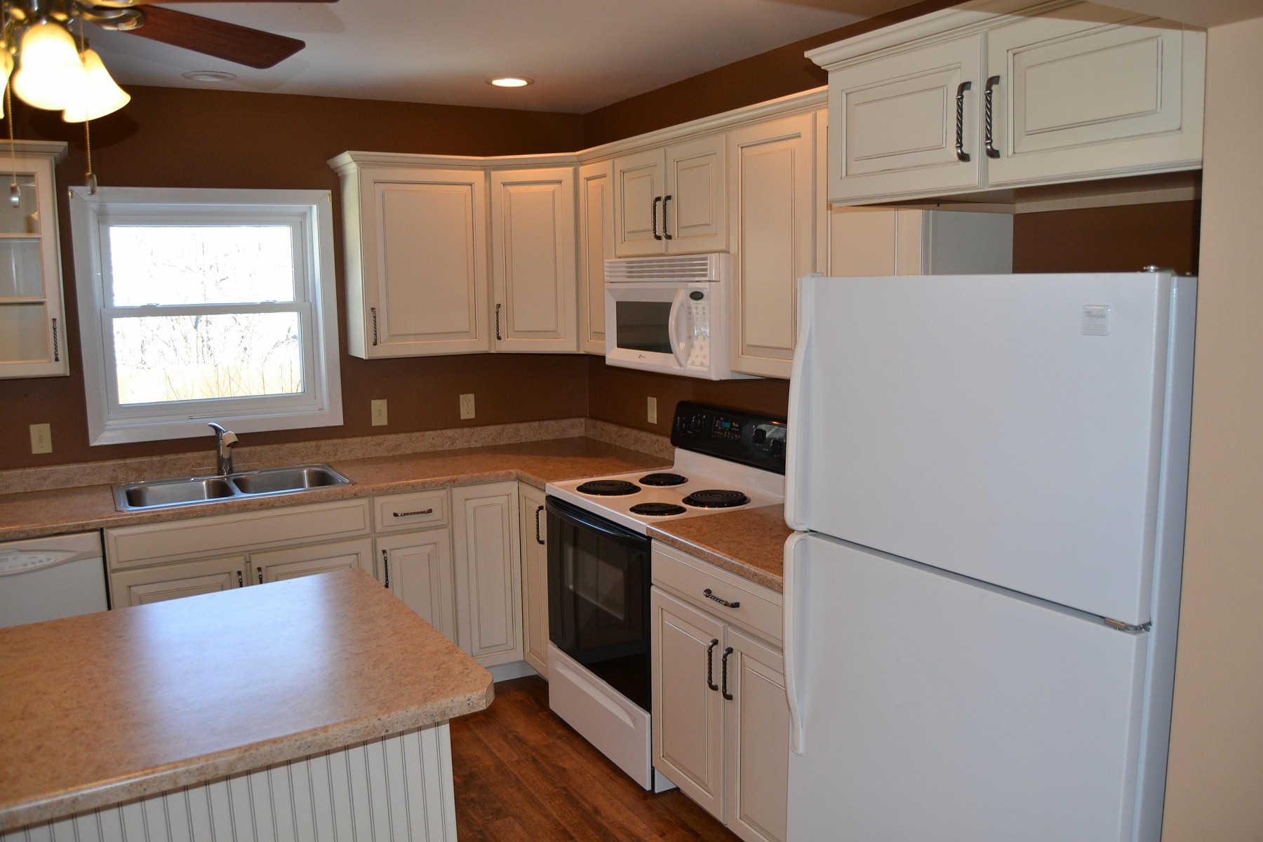 525 9th Avenue, Brookings, SD 57006