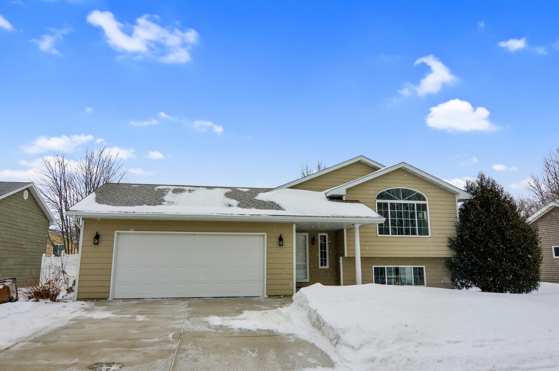 1034 Yorktown Drive, Brookings, SD 57006
