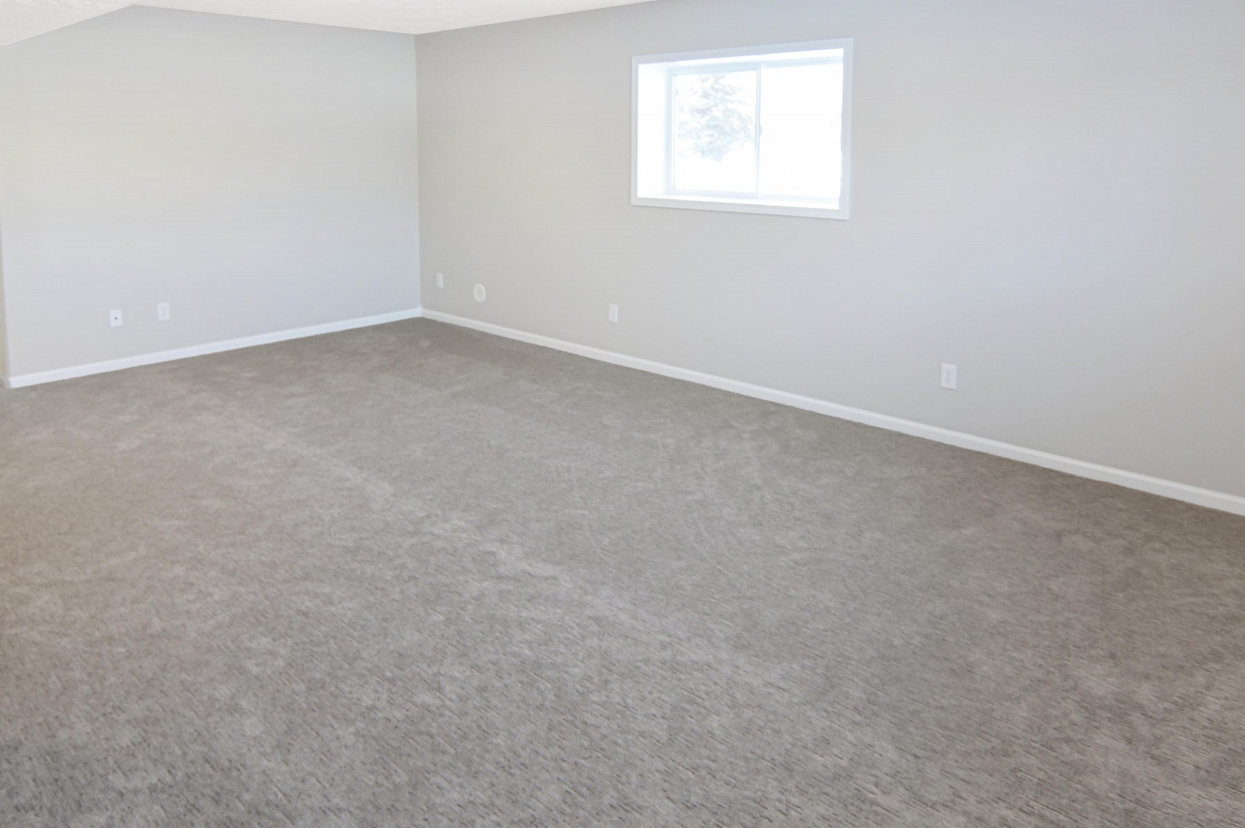 1034 Yorktown Drive, Brookings, SD 57006