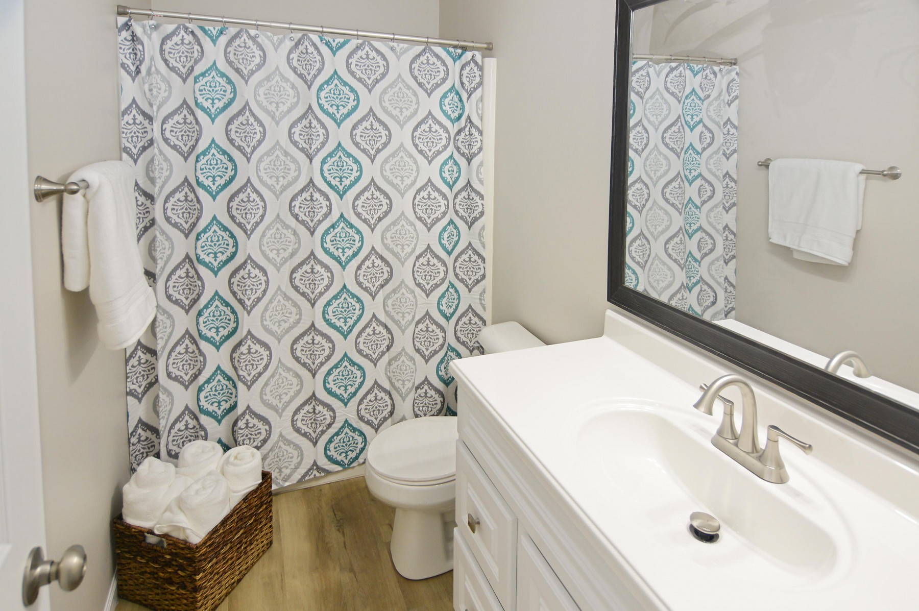 1034 Yorktown Drive, Brookings, SD 57006