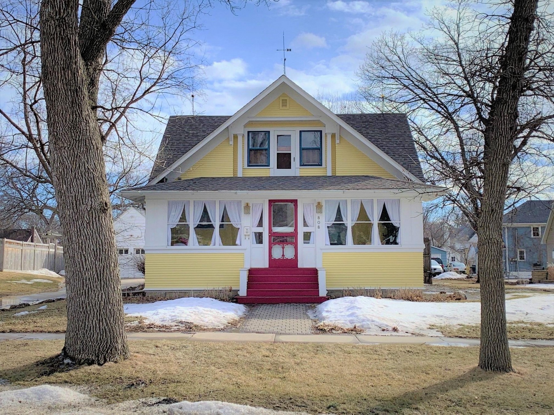 808 4th Street, Brookings, SD 57006