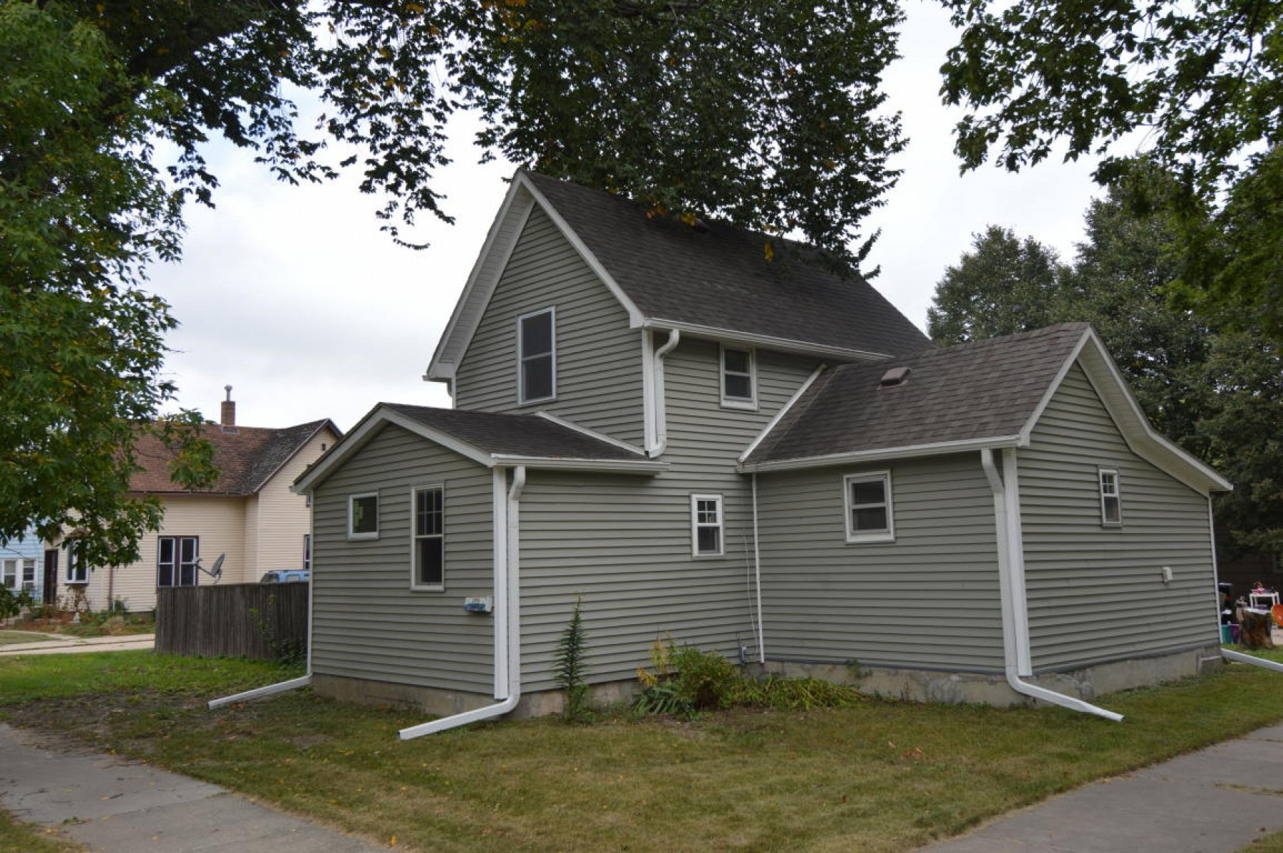 827 2nd Street, Brookings, SD 57006