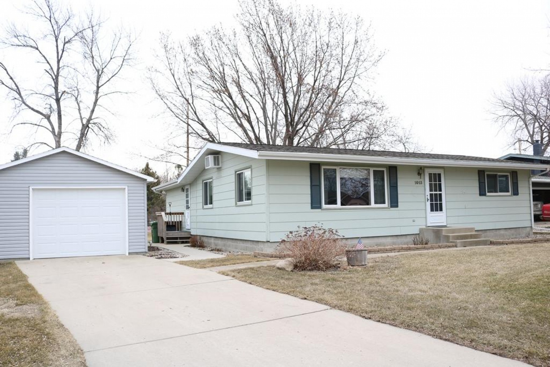 1013 Orchard Drive, Brookings, SD 57006