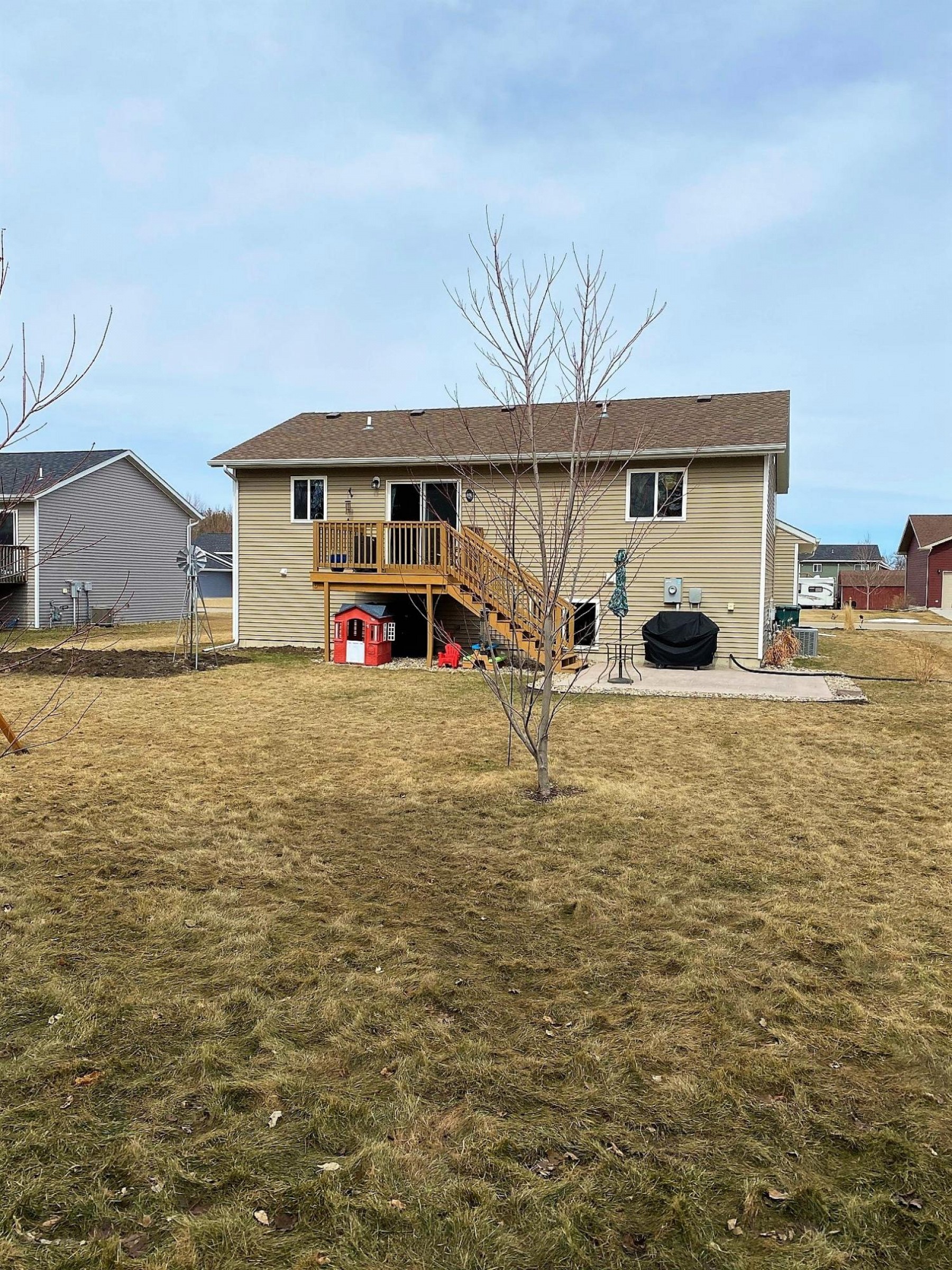 402 Lovejoy Lane, Aurora, SD 57002