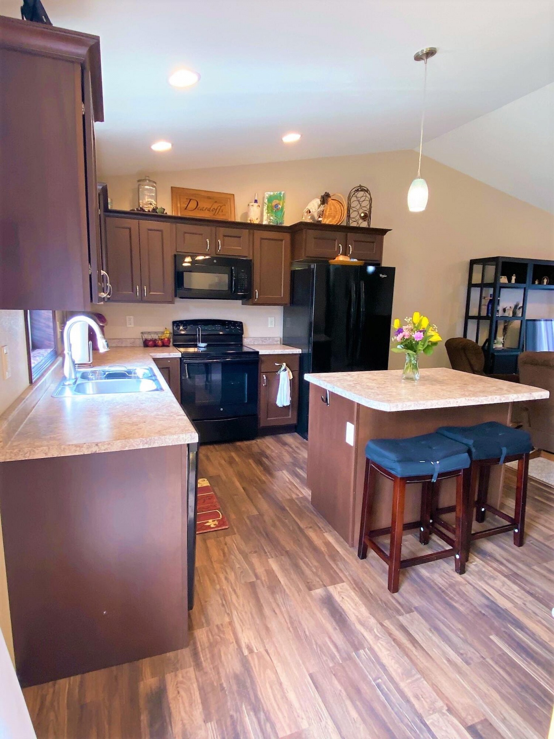 402 Lovejoy Lane, Aurora, SD 57002