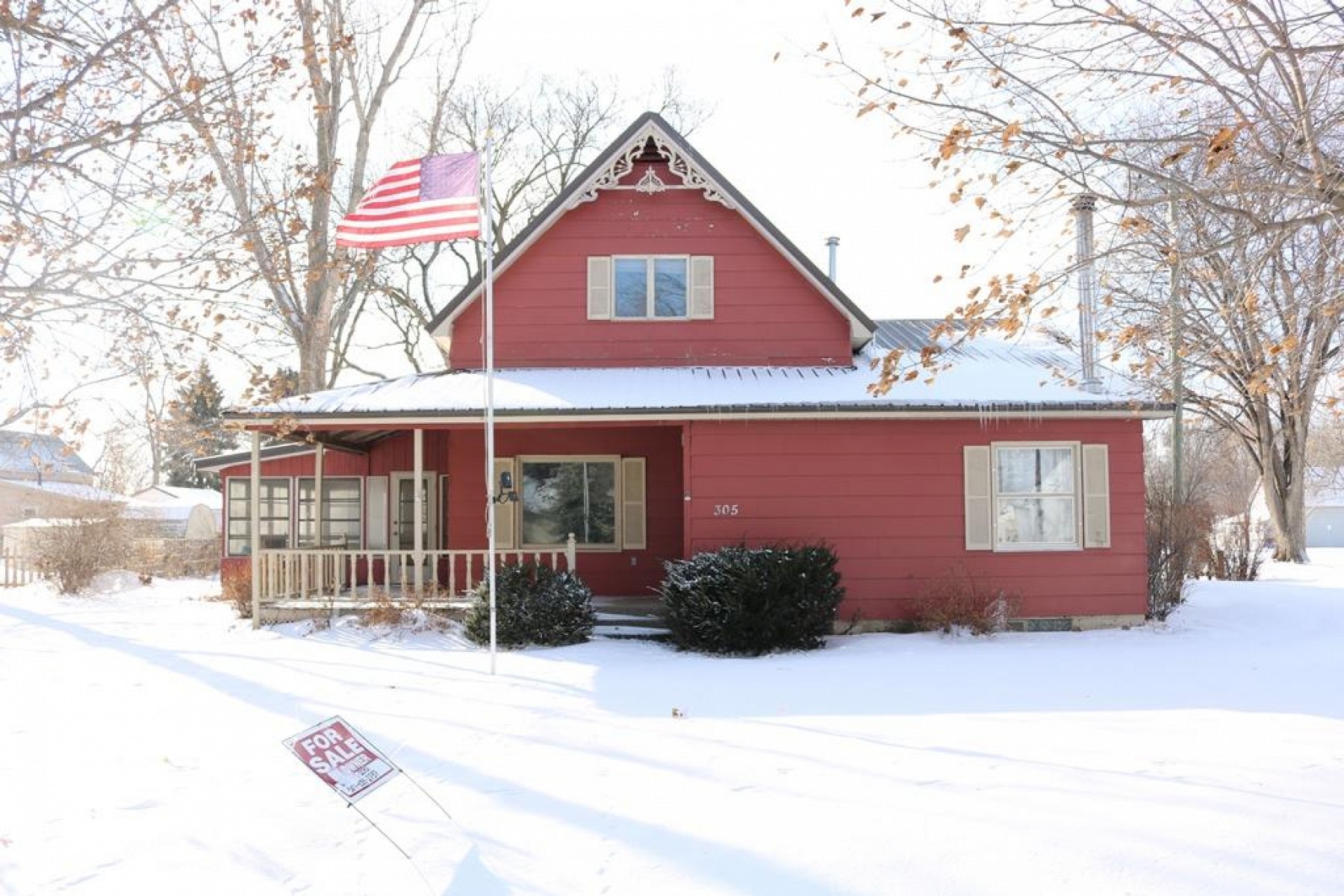 305 2nd Street SE, DeSmet, SD 57231