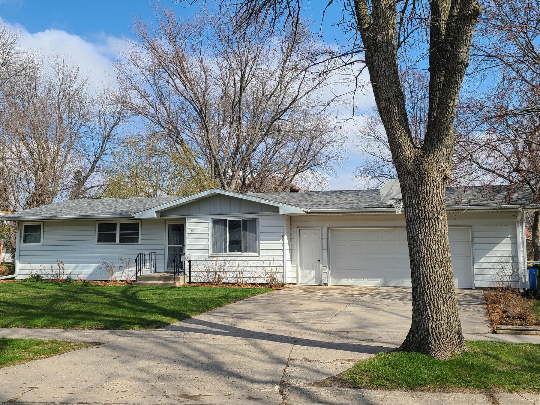 1817 Morningside Drive, Brookings, SD 57006
