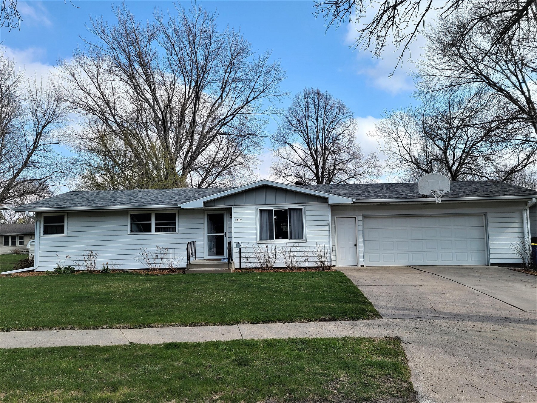 1817 Morningside Drive, Brookings, SD 57006