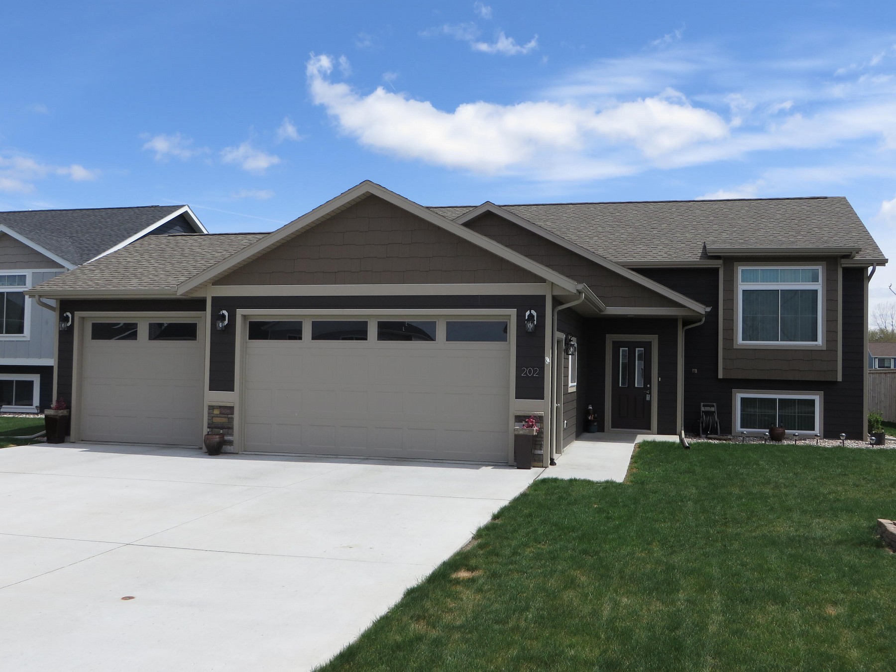 202 Lindsay Drive, Aurora, SD 57002