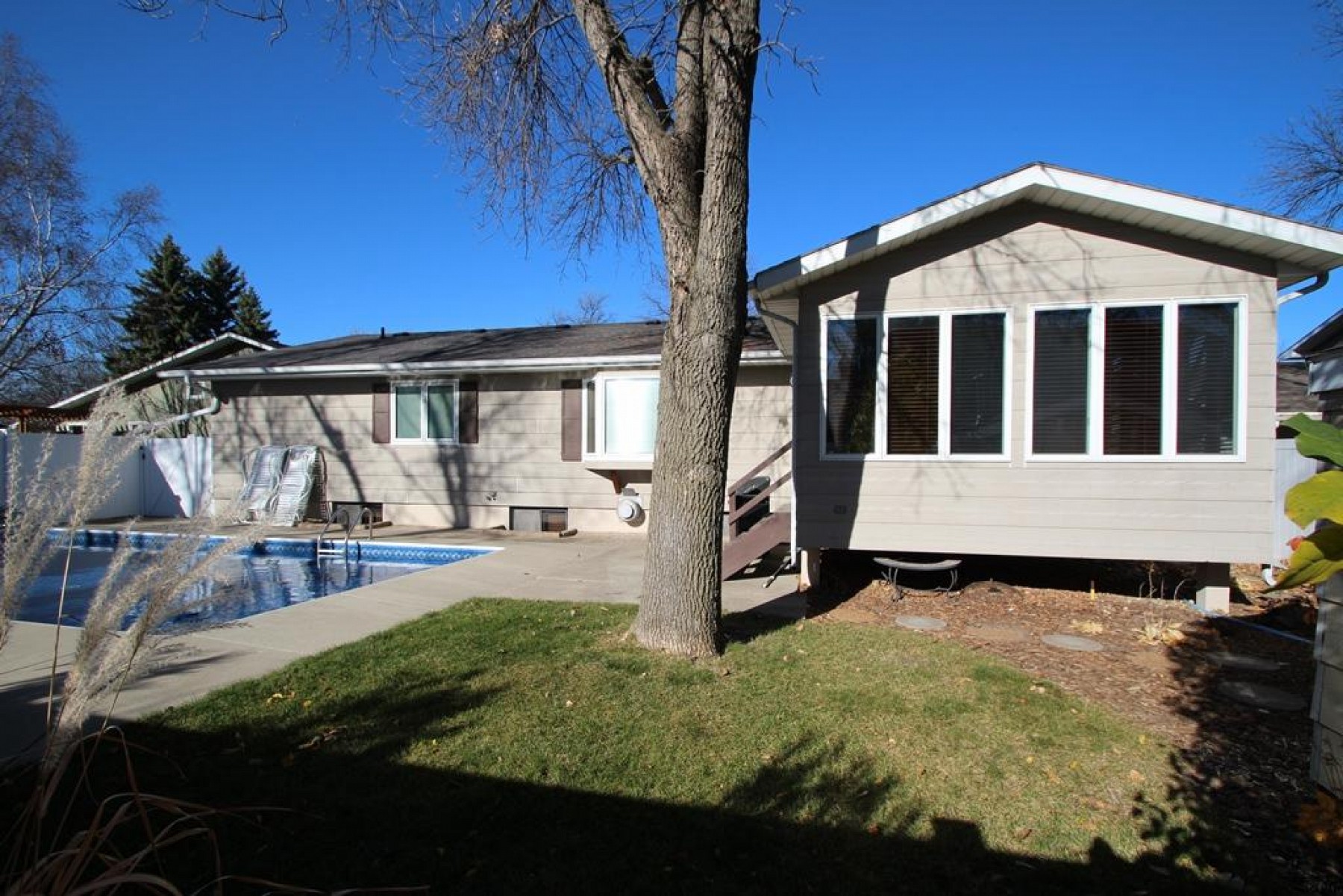 2058 MORNINGSIDE Drive, Brookings, SD 57006