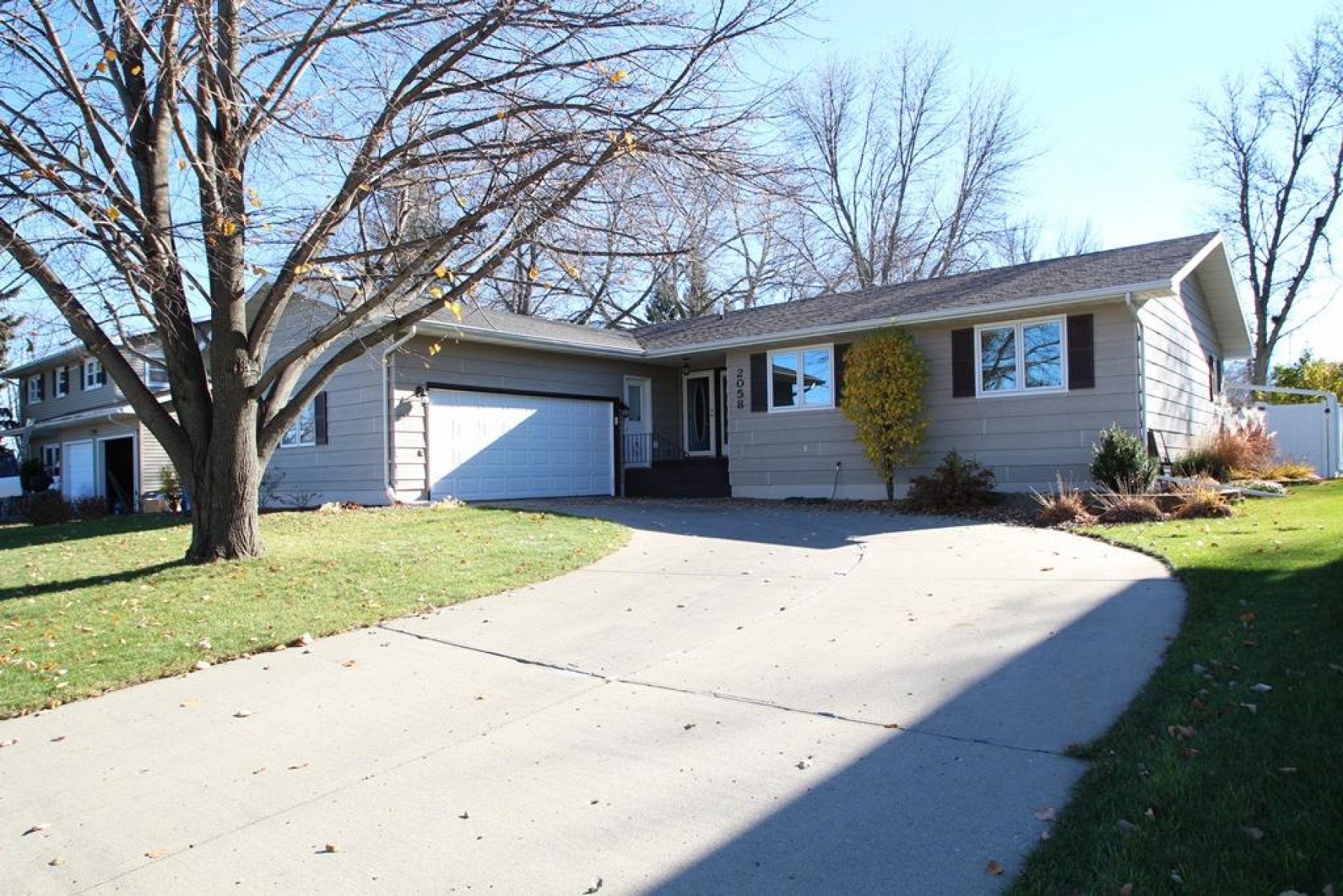 2058 MORNINGSIDE Drive, Brookings, SD 57006