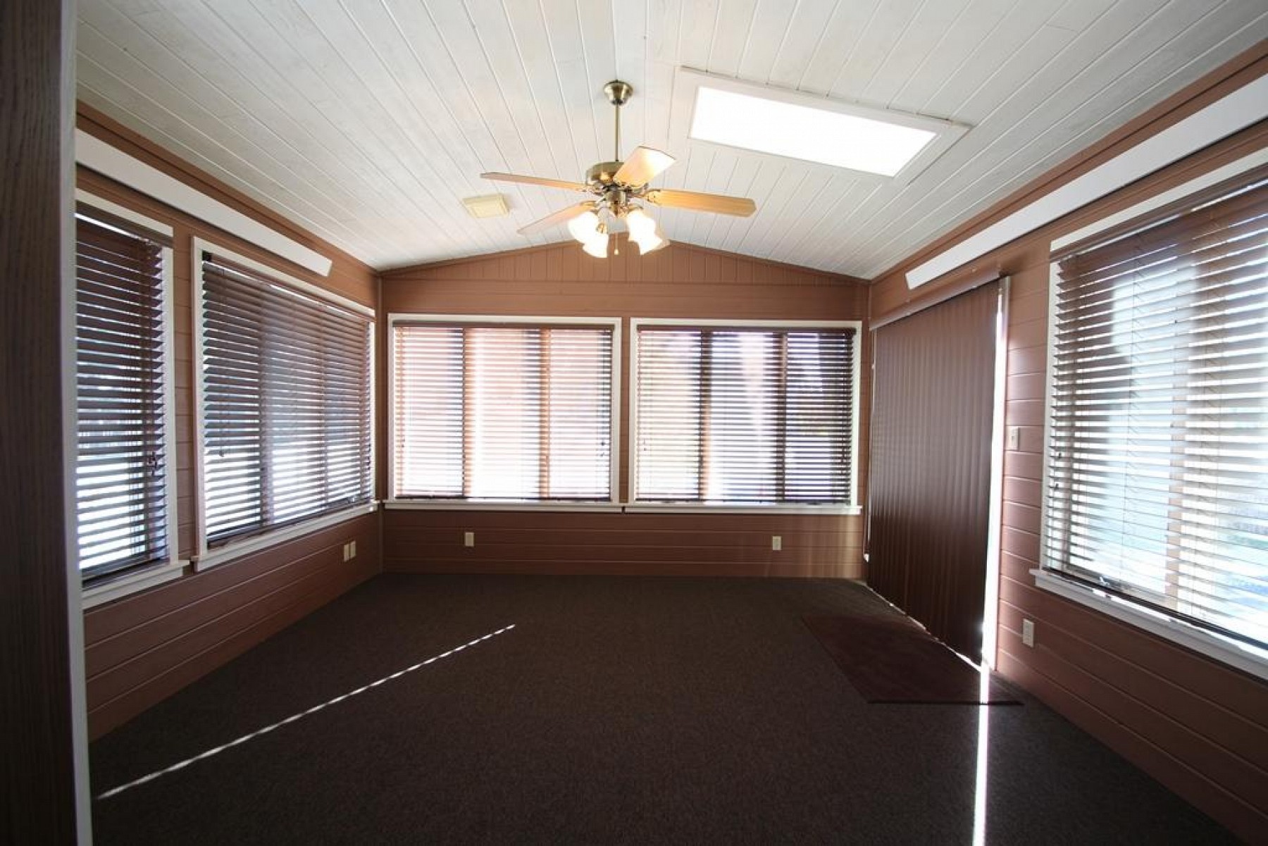 2058 MORNINGSIDE Drive, Brookings, SD 57006