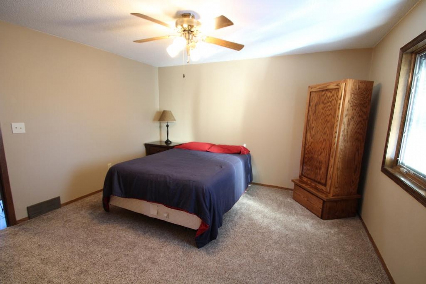 2058 MORNINGSIDE Drive, Brookings, SD 57006