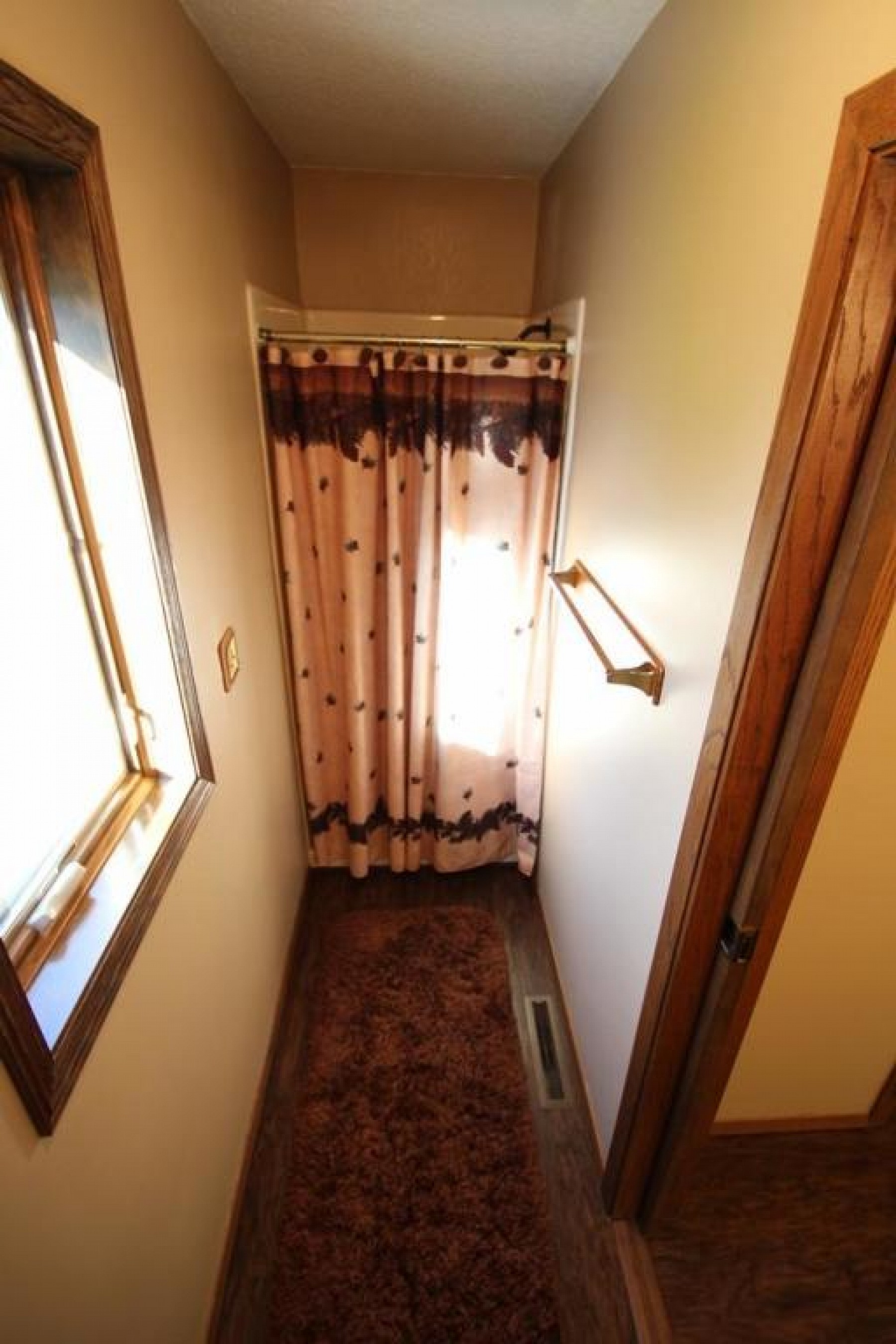 2058 MORNINGSIDE Drive, Brookings, SD 57006