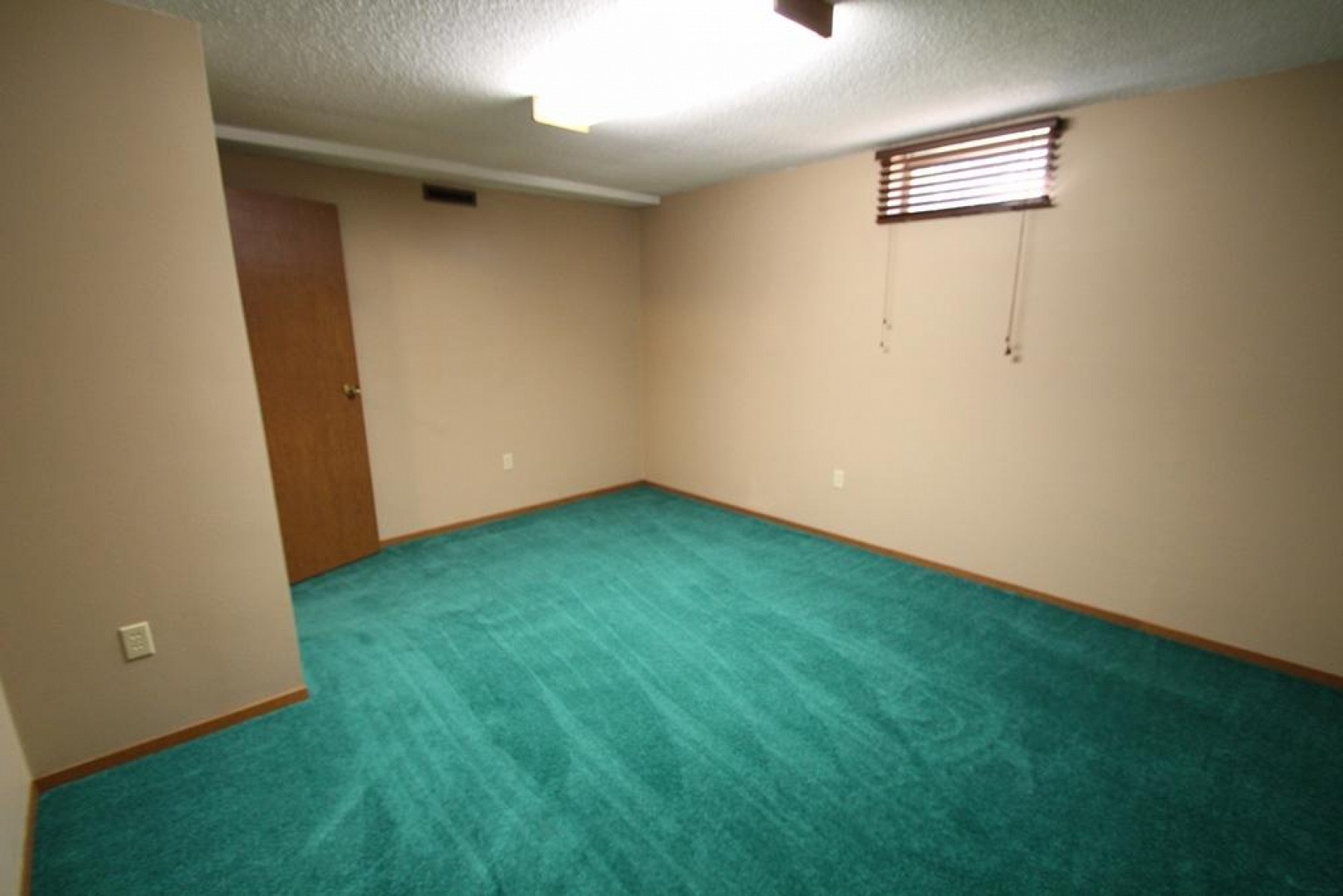 2058 MORNINGSIDE Drive, Brookings, SD 57006