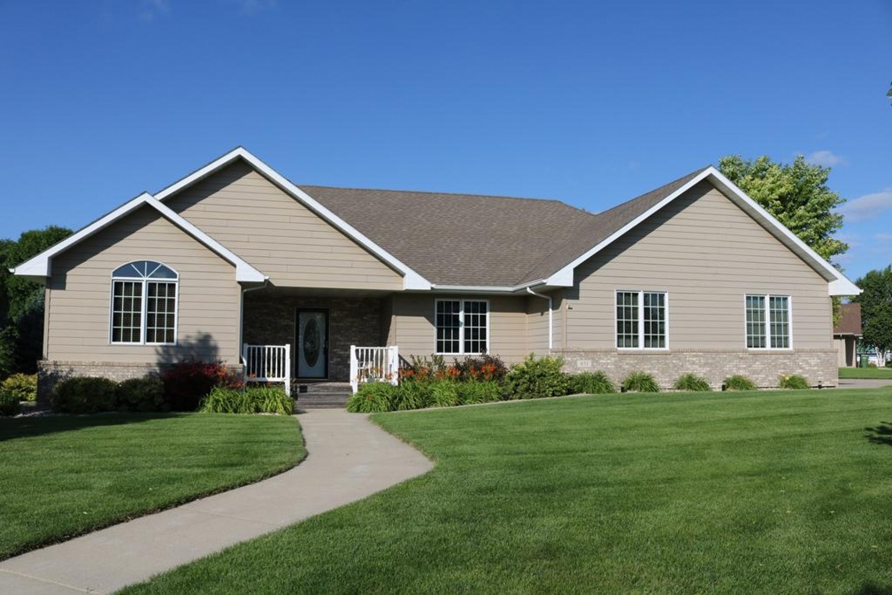 851 Regency Court, Brookings, SD 57006