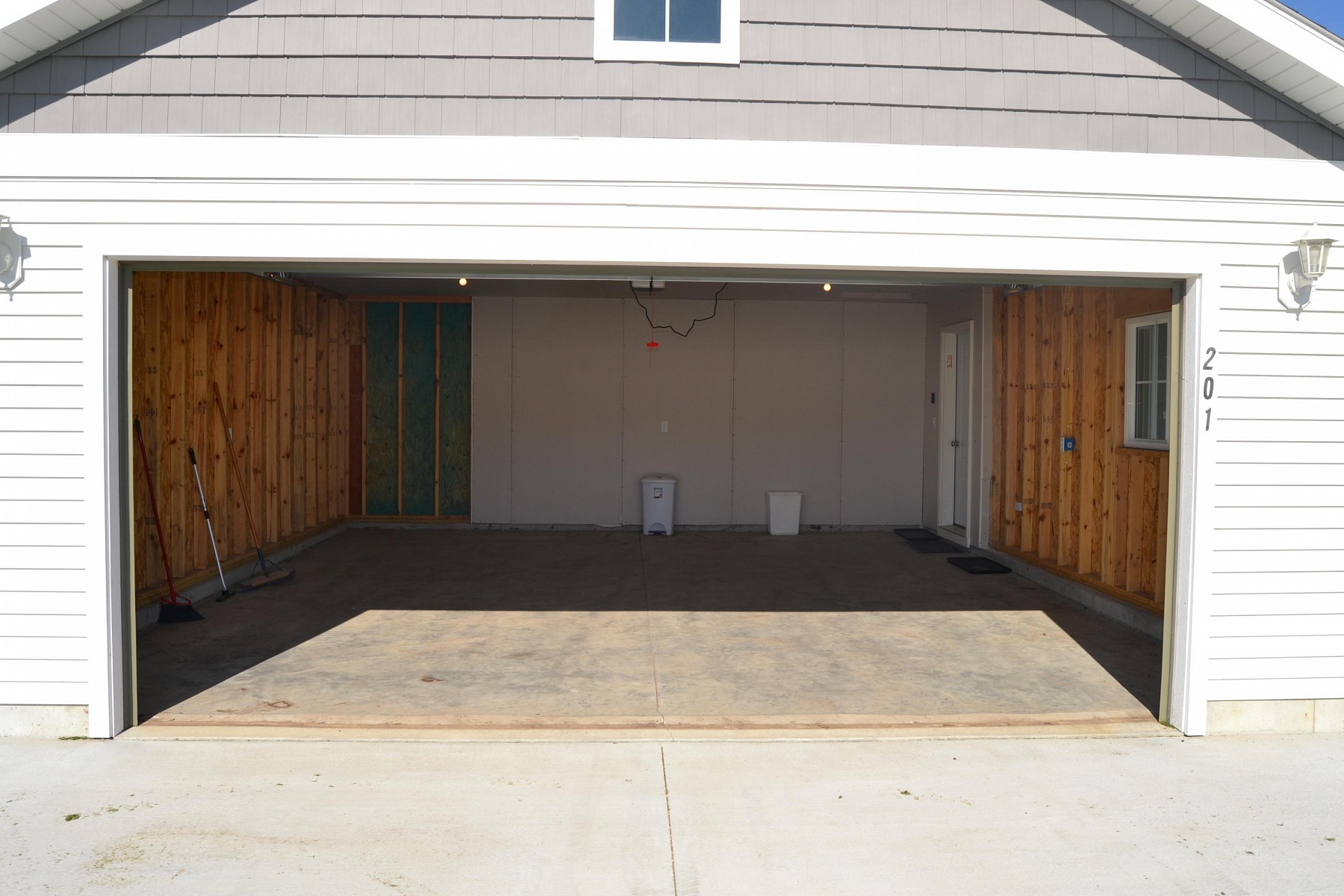 201 Lindsay Drive, Aurora, SD 57002